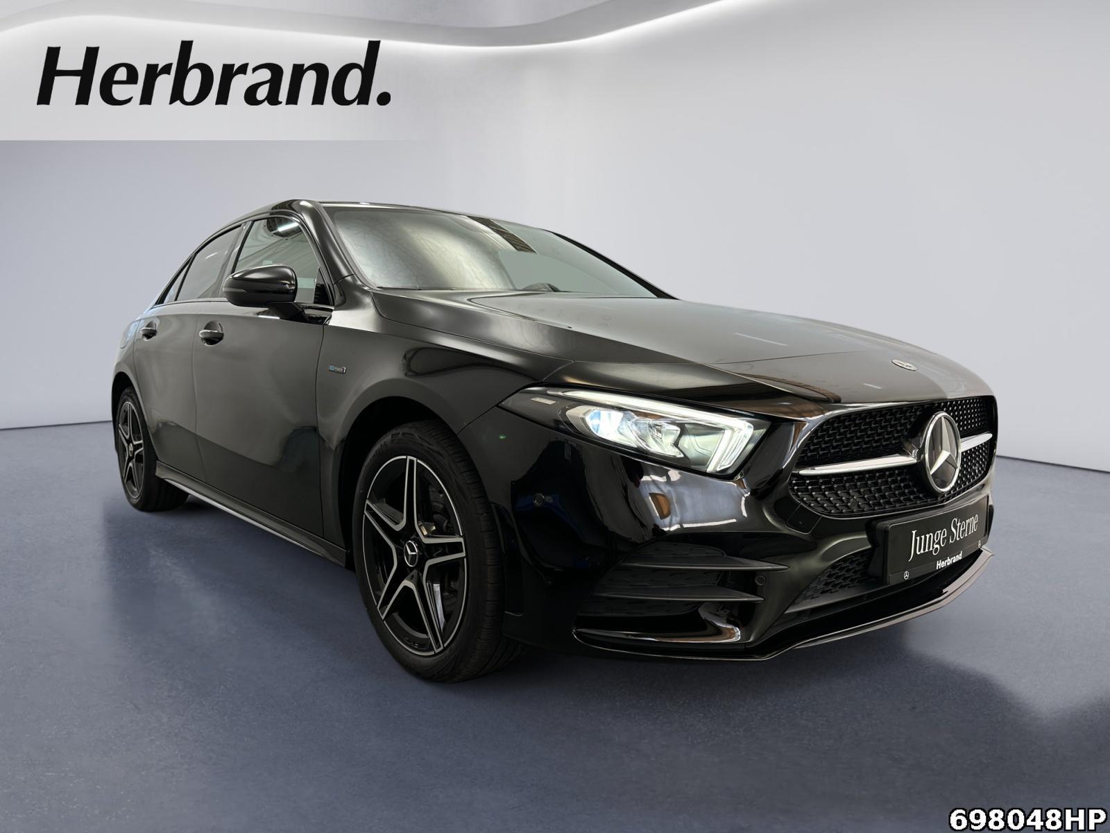 Fahrzeugabbildung Mercedes-Benz A 250 AMG EDITION 2020 Night-Paket Ambientebel