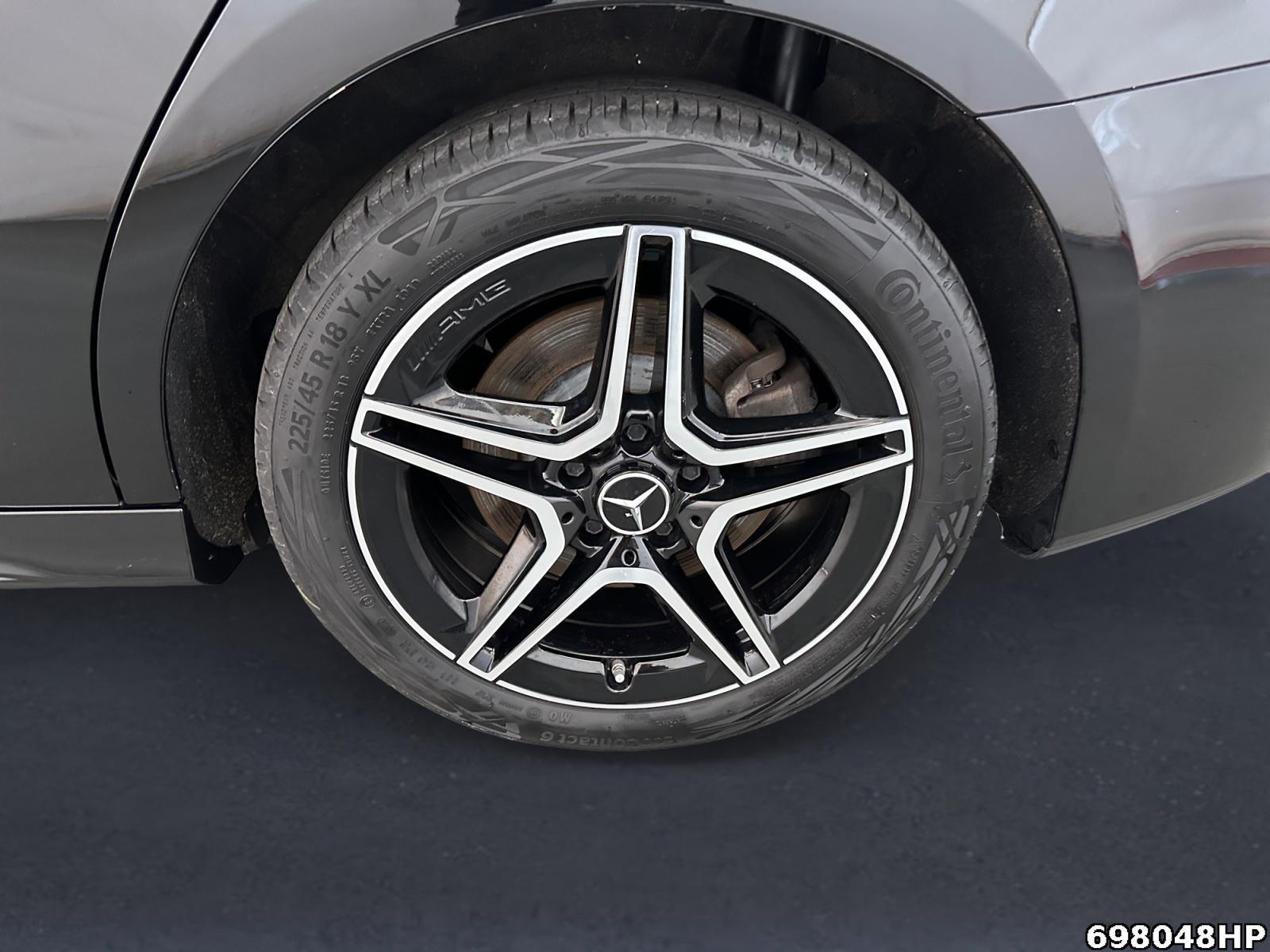 Fahrzeugabbildung Mercedes-Benz A 250 AMG EDITION 2020 Night-Paket Ambientebel