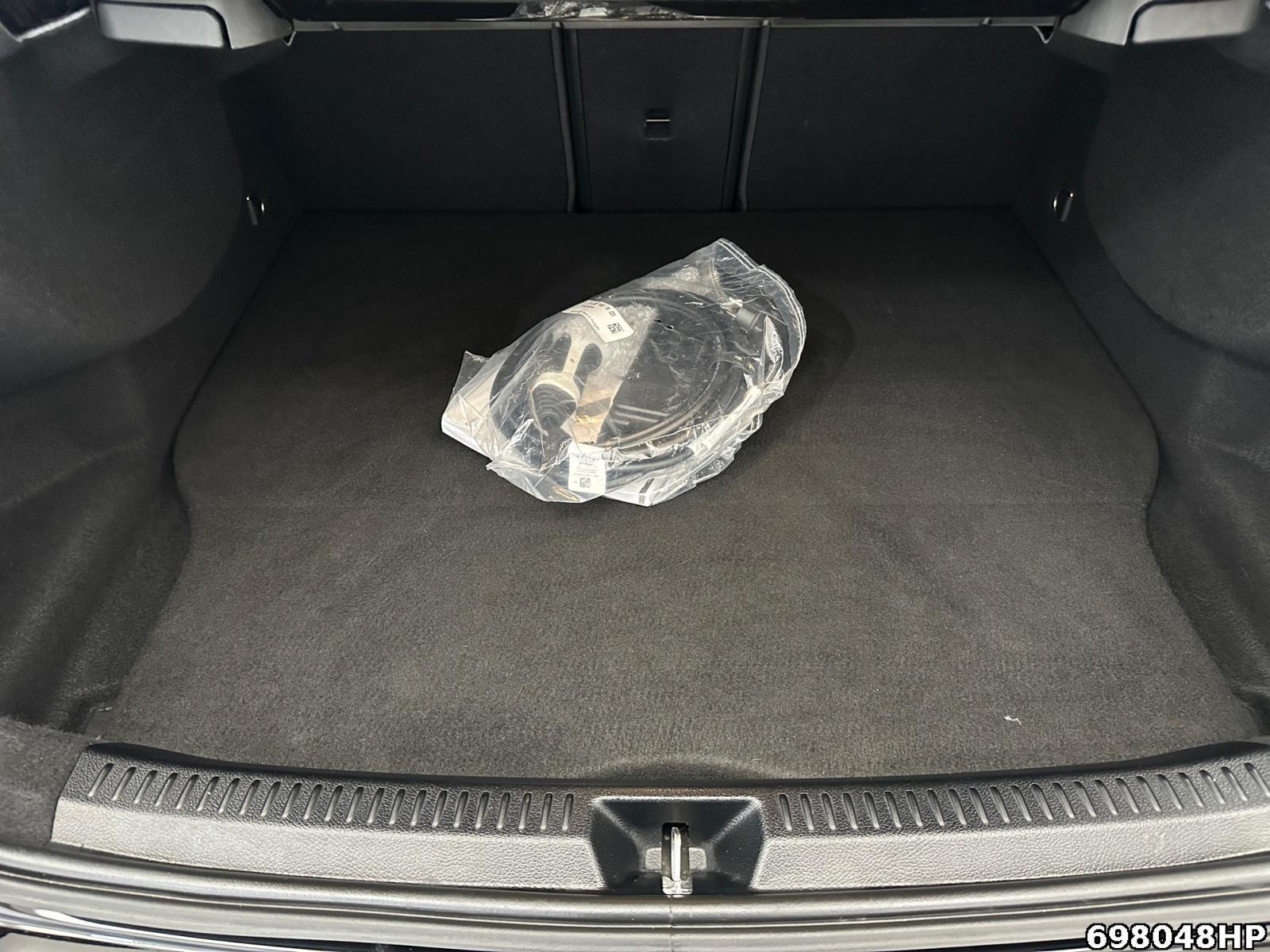 Fahrzeugabbildung Mercedes-Benz A 250 AMG EDITION 2020 Night-Paket Ambientebel