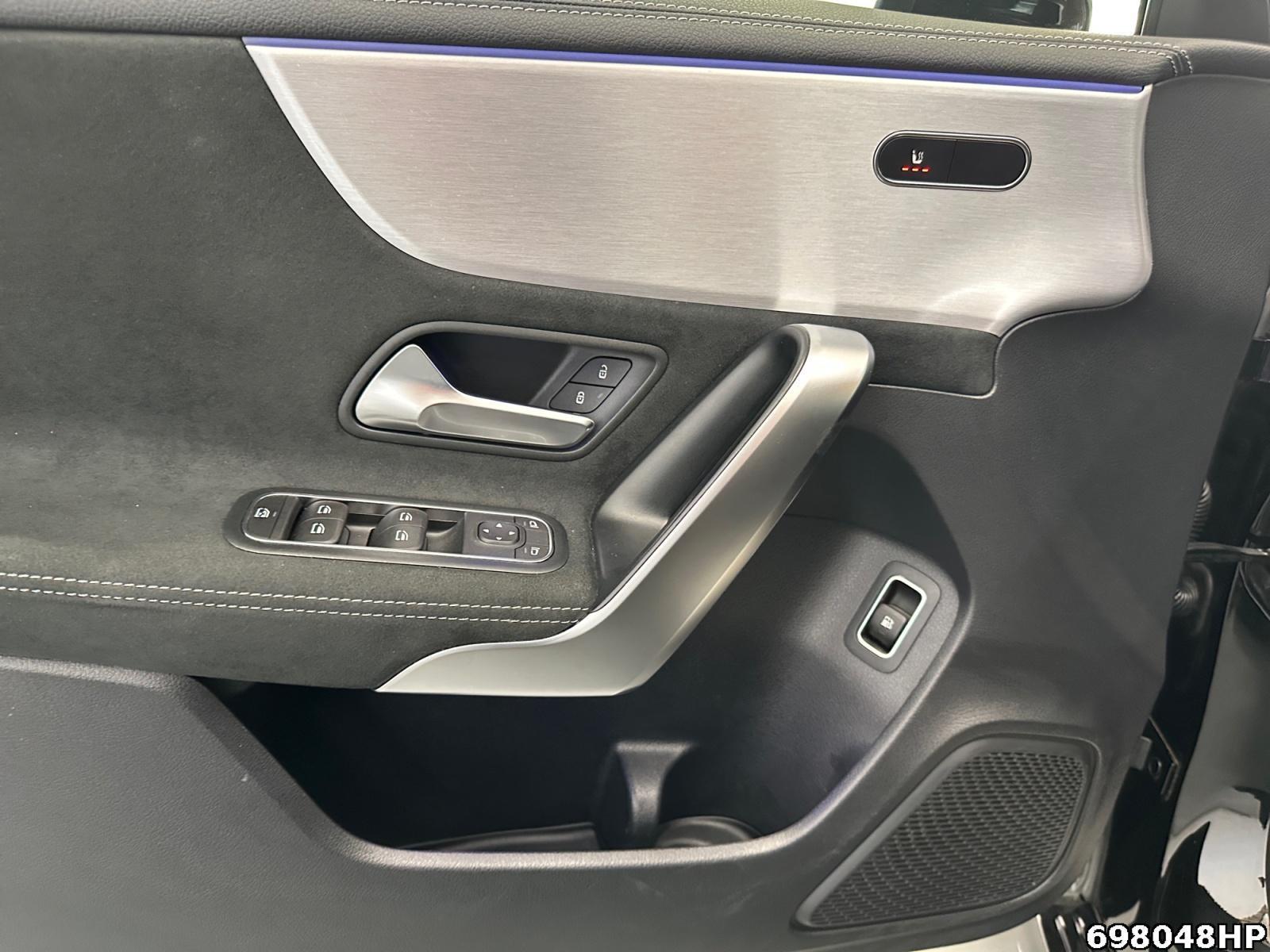 Fahrzeugabbildung Mercedes-Benz A 250 AMG EDITION 2020 Night-Paket Ambientebel