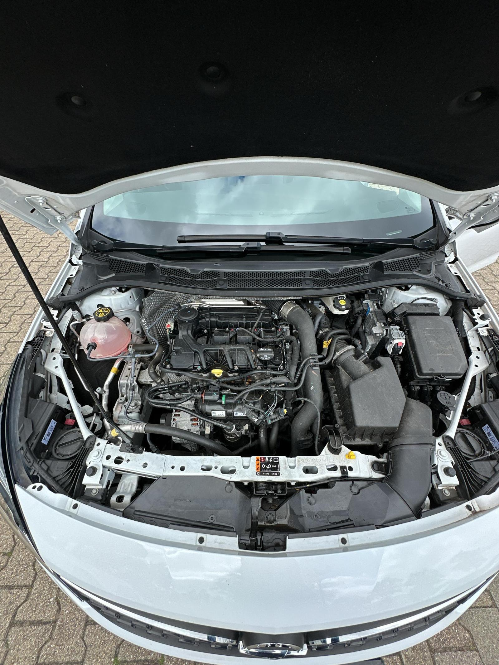 Fahrzeugabbildung Opel Astra Design & Tech+NAVI+SHZ+USB+LED+S&S+PDC+