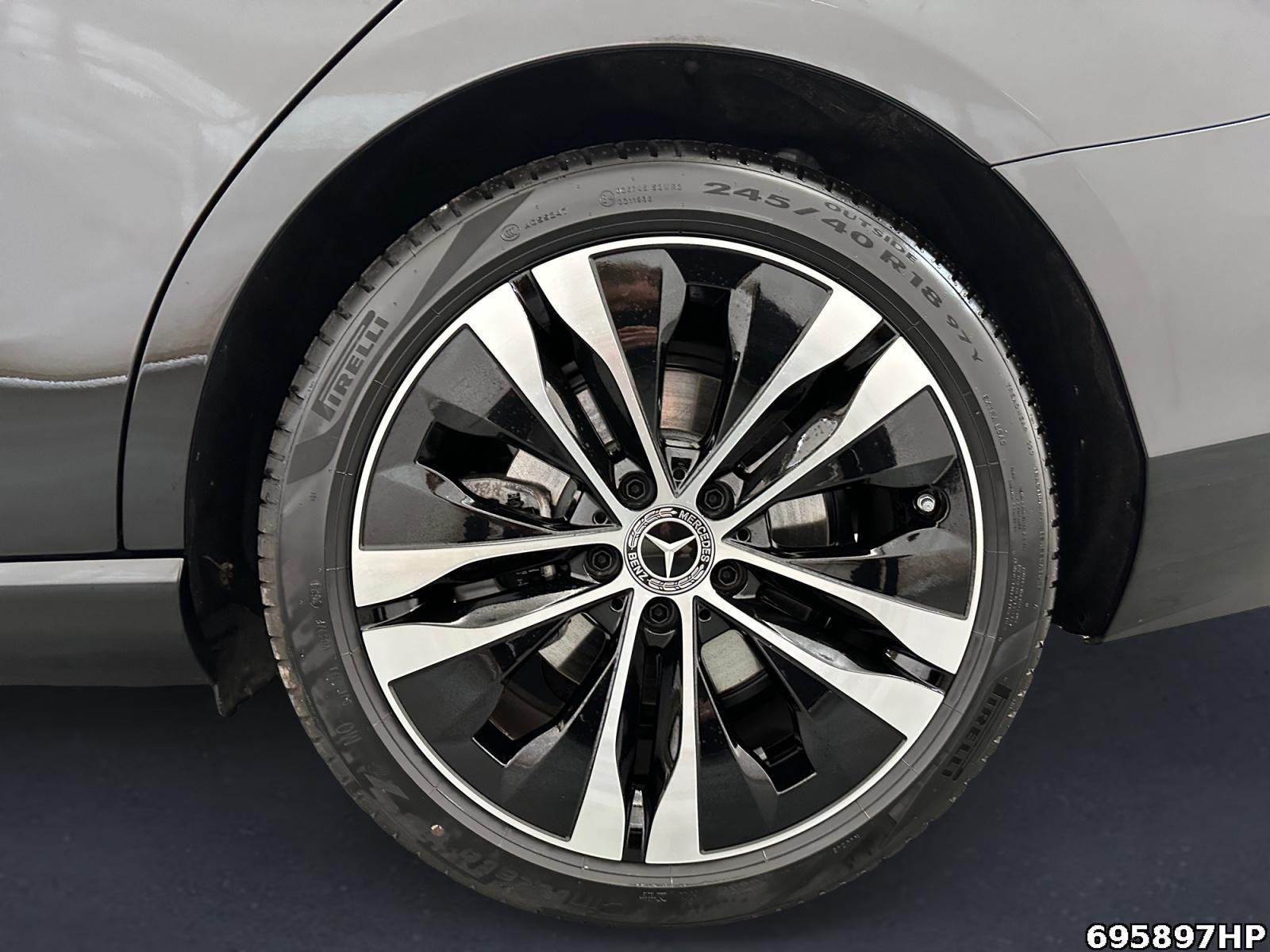 Fahrzeugabbildung Mercedes-Benz C 200 Avantgarde AHK 18