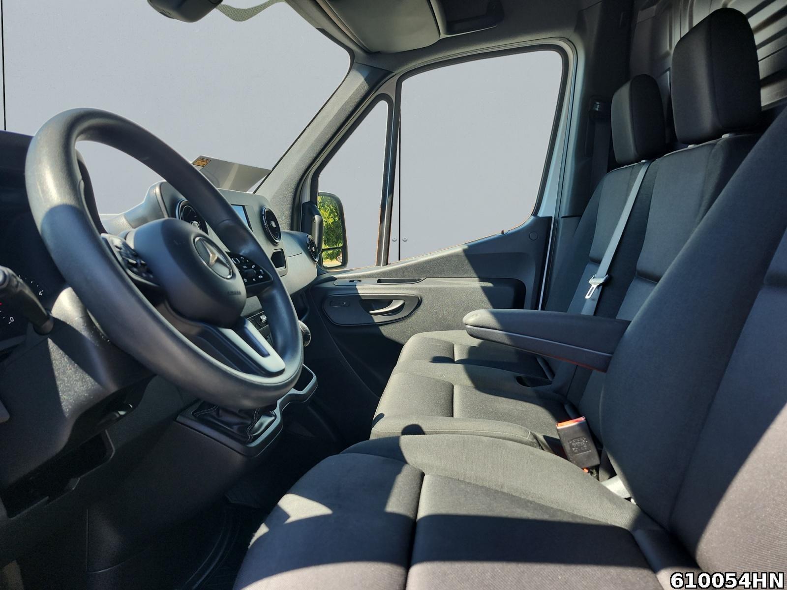 Fahrzeugabbildung Mercedes-Benz Sprinter 317 XXL*MBUX*360Kamera*Schwingsitz*