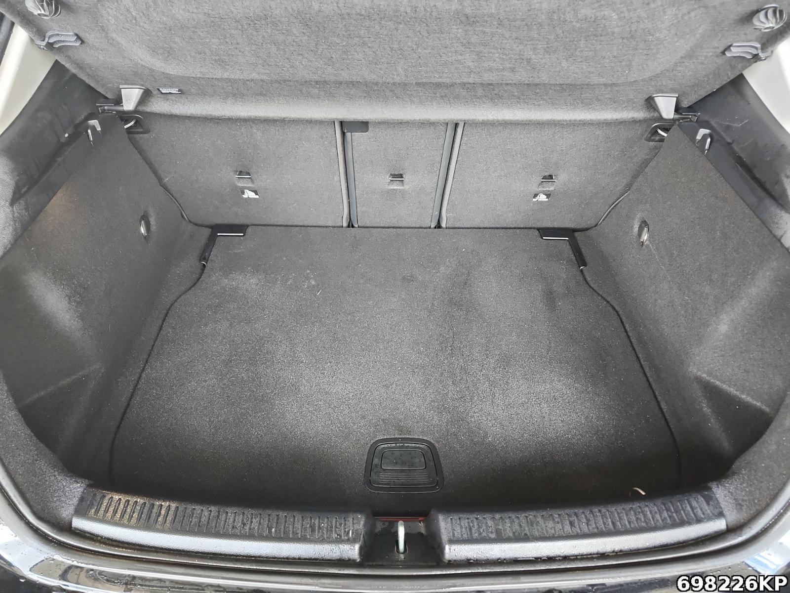 Fahrzeugabbildung Mercedes-Benz A 180 Progressive AHK Kamera Lenkradhzg.