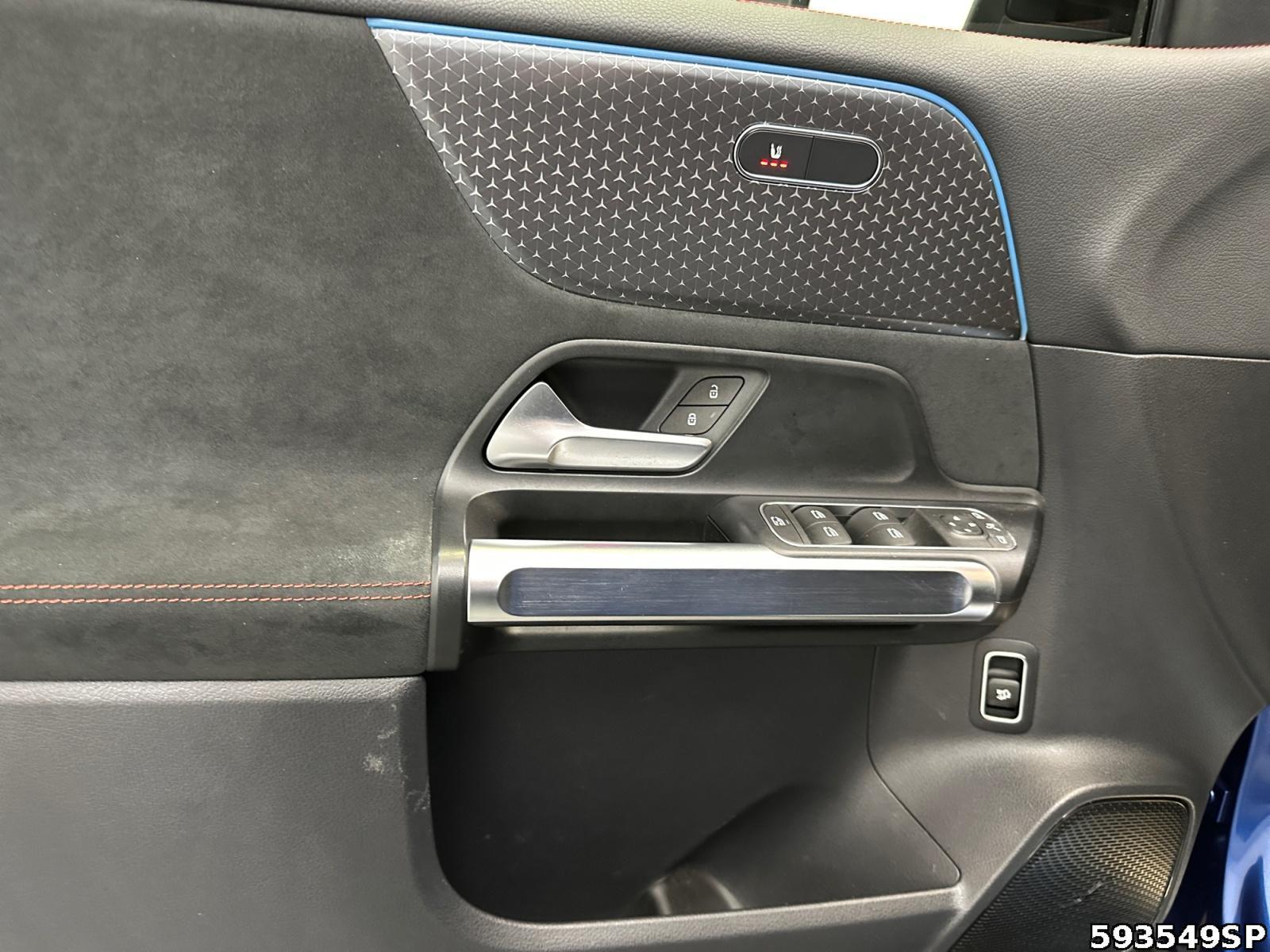 Fahrzeugabbildung Mercedes-Benz EQB AMG Pano LED DISTRONIC Ambiente 18LM.