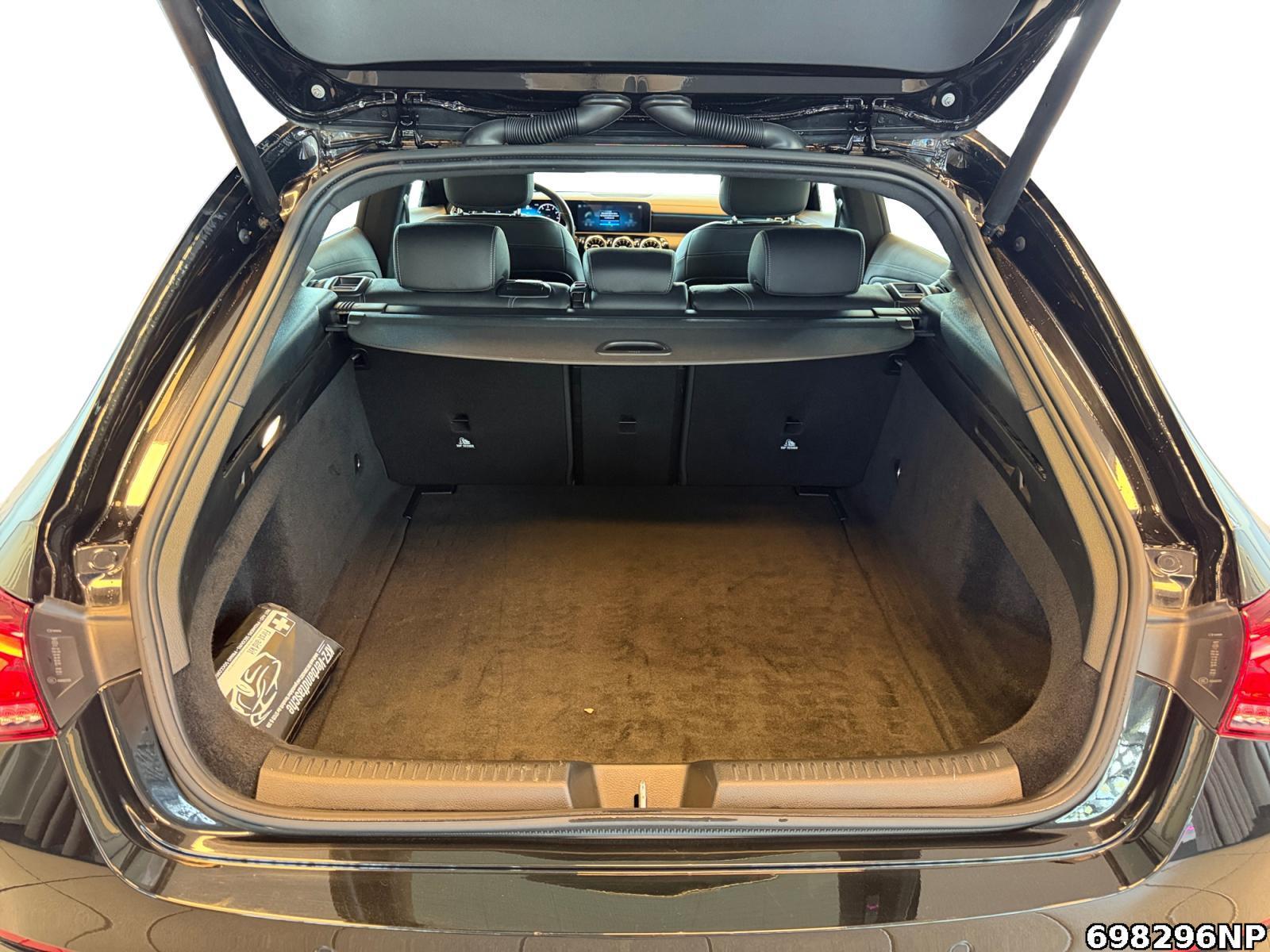 Fahrzeugabbildung Mercedes-Benz CLA 200 Shooting Brake Progressive CarPlay Rückfahrkamera