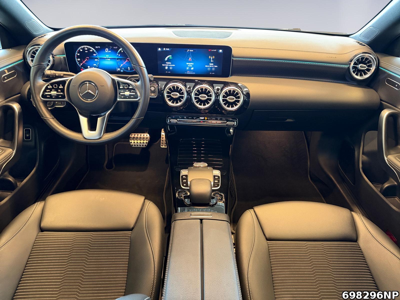 Fahrzeugabbildung Mercedes-Benz CLA 200 Shooting Brake Progressive CarPlay Rückfahrkamera