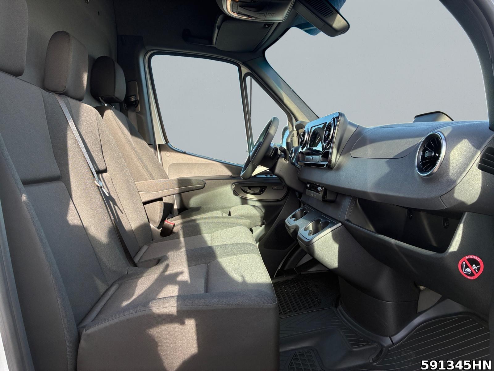 Fahrzeugabbildung Mercedes-Benz Sprinter 319 L2H2 SELECT *LED*AHK*KAM*DISTRONIC*