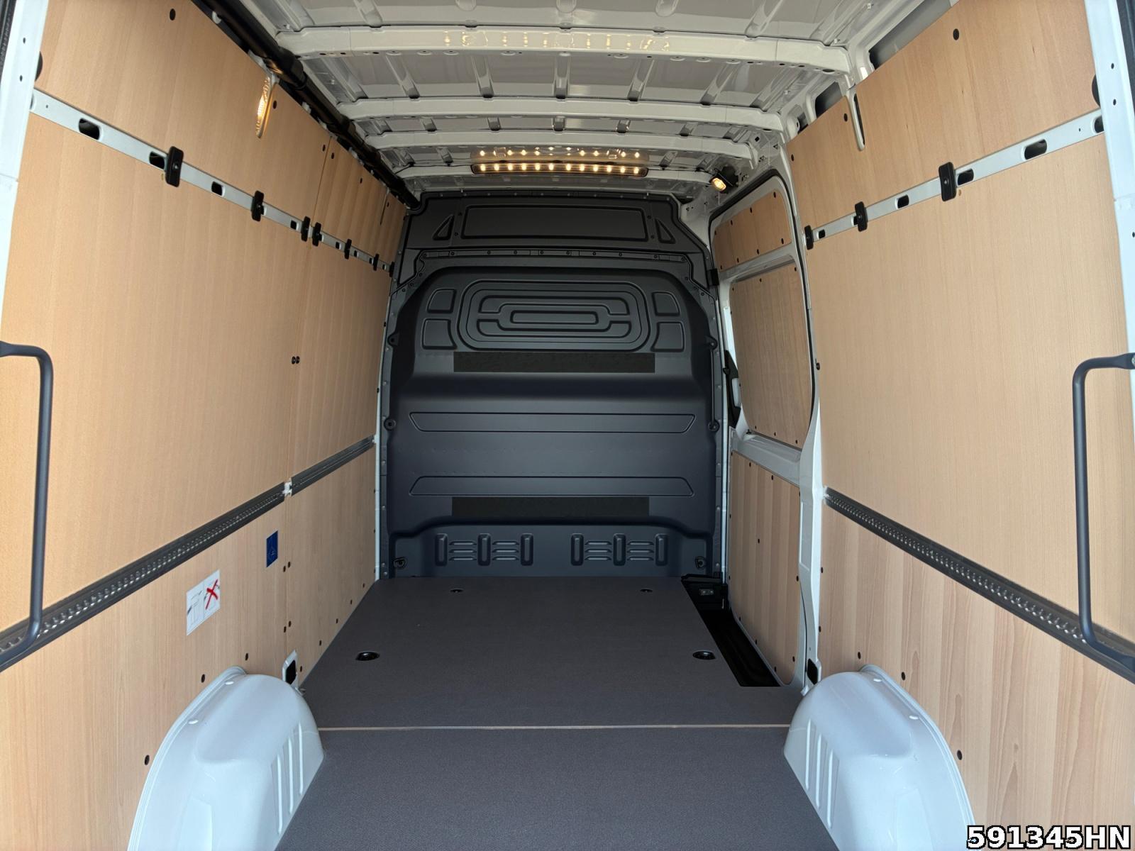Fahrzeugabbildung Mercedes-Benz Sprinter 319 L2H2 SELECT *LED*AHK*KAM*DISTRONIC*