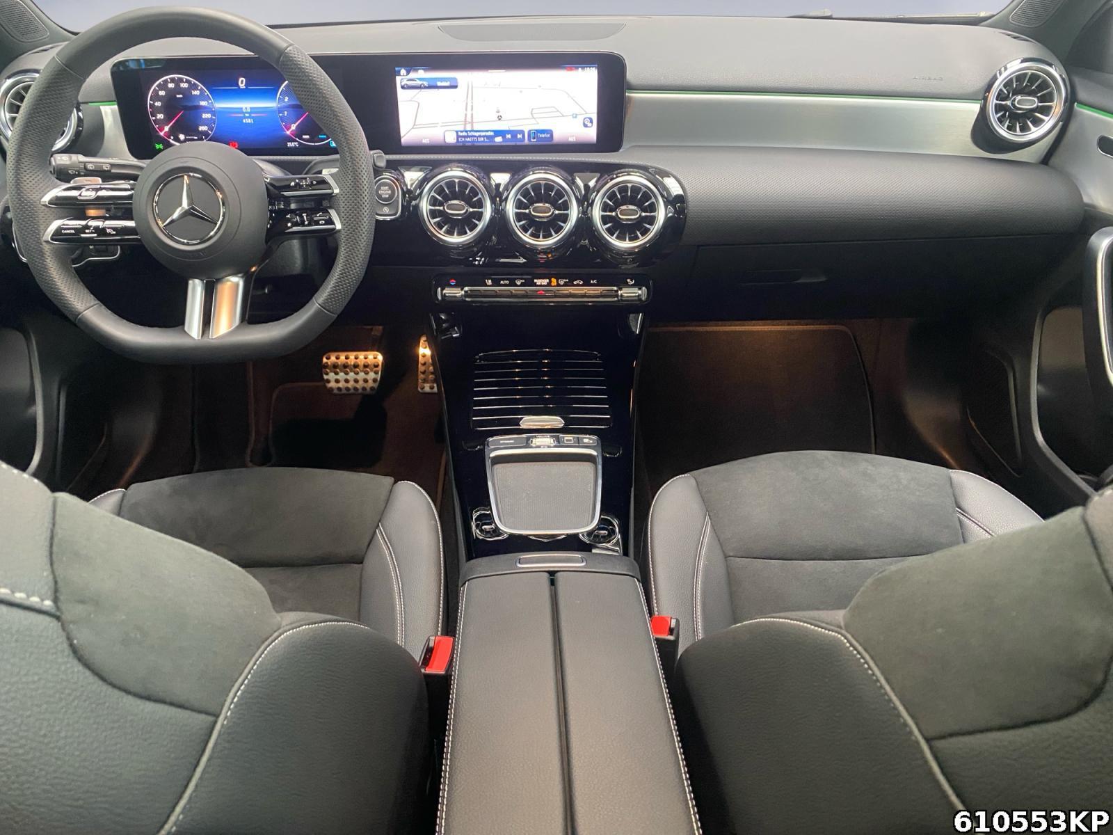 Fahrzeugabbildung Mercedes-Benz A 180 AMG Pano Multibeam Night Kamera Totw. 19