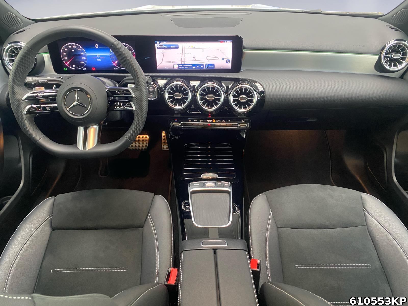 Fahrzeugabbildung Mercedes-Benz A 180 AMG Pano Multibeam Night Kamera Totw. 19