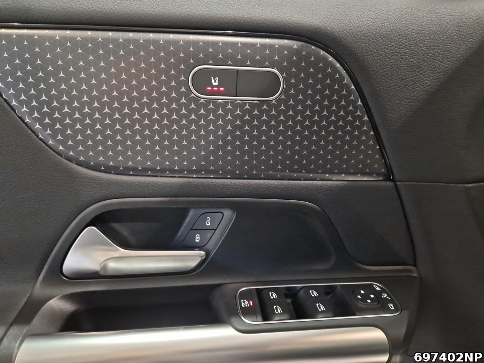 Fahrzeugabbildung Mercedes-Benz GLA 180 Progressive LED Navi 360° Totwinkel