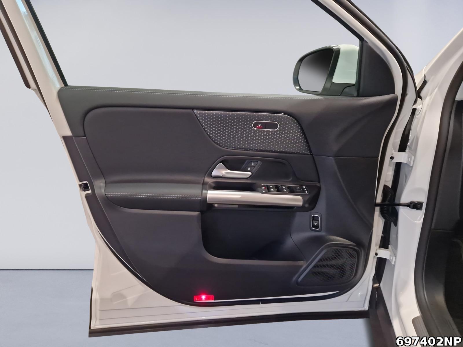 Fahrzeugabbildung Mercedes-Benz GLA 180 Progressive LED Navi 360° Totwinkel