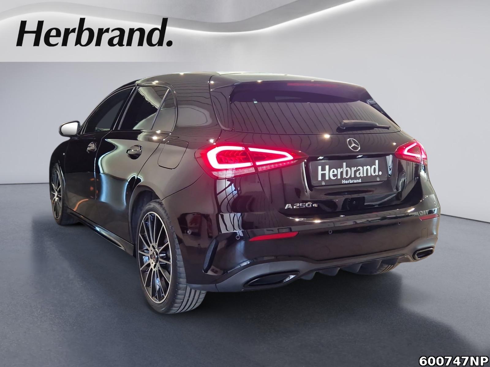Fahrzeugabbildung Mercedes-Benz A 250 AMG Line Edition 2020 Night Totwinkel