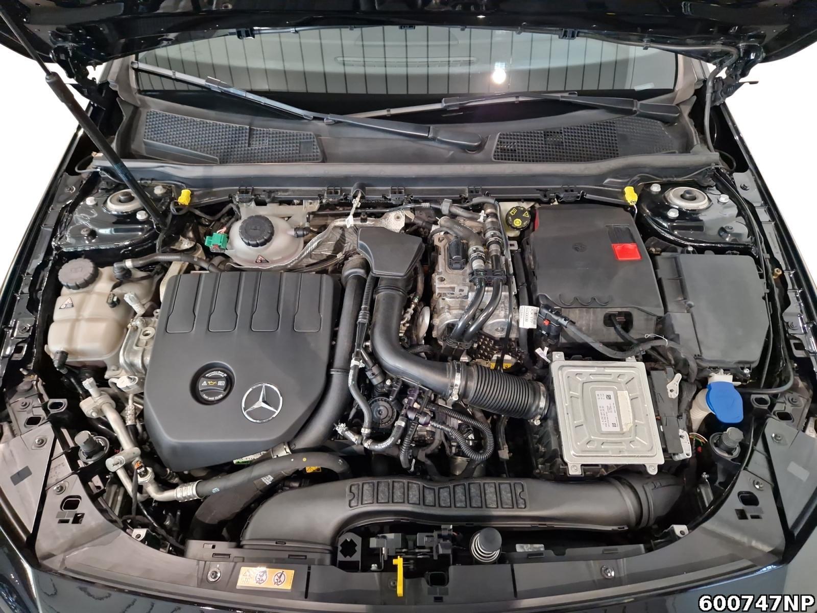 Fahrzeugabbildung Mercedes-Benz A 250 AMG Line Edition 2020 Night Totwinkel
