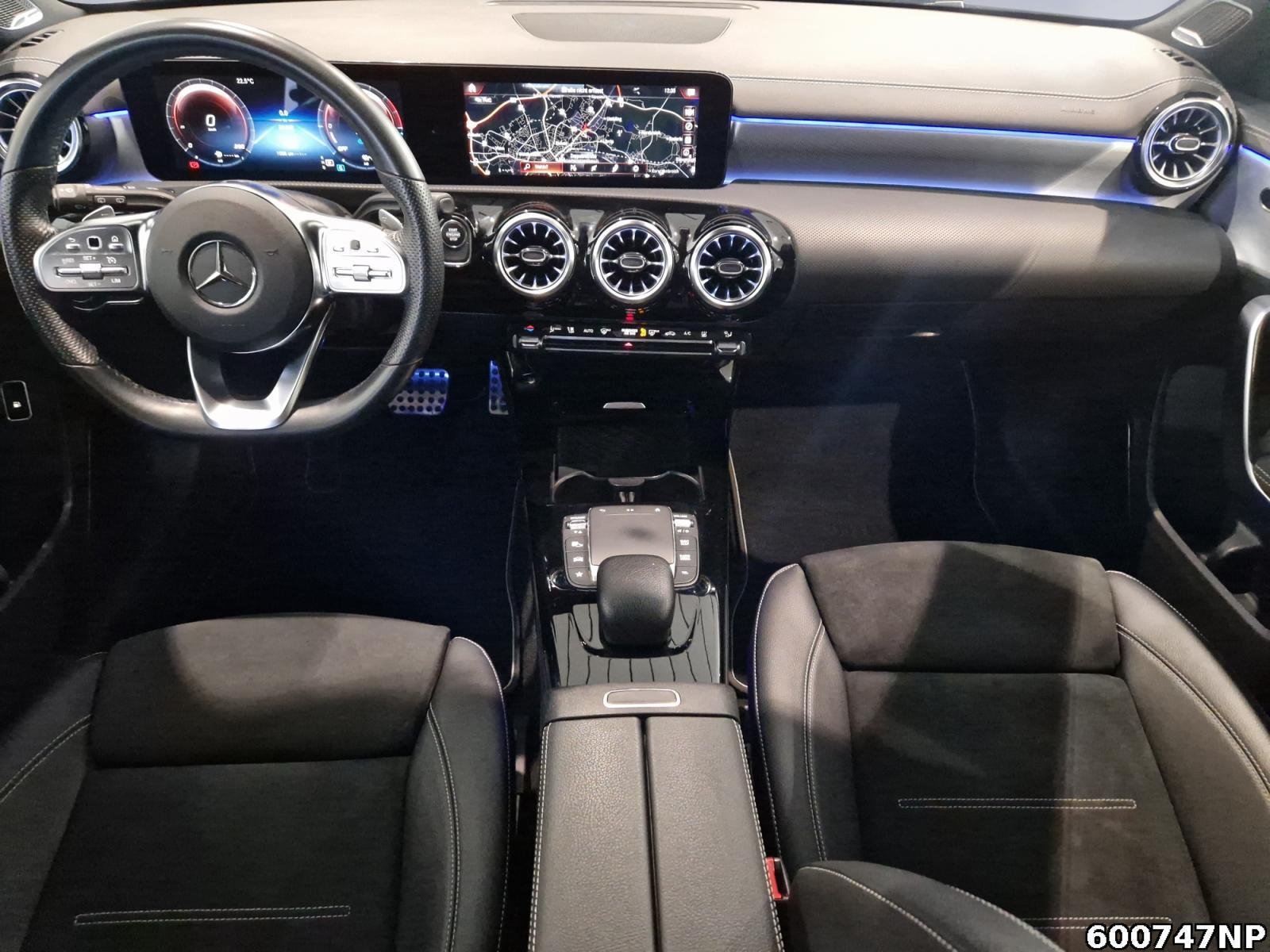 Fahrzeugabbildung Mercedes-Benz A 250 AMG Line Edition 2020 Night Totwinkel