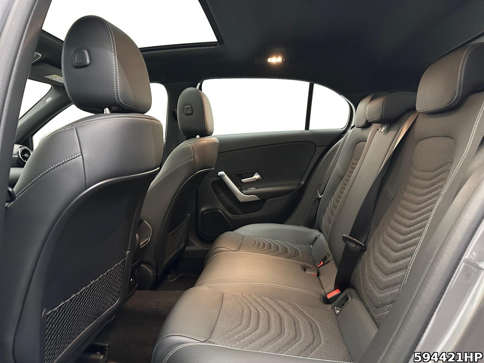 Fahrzeugabbildung Mercedes-Benz A 180 Progressive Pano-SD LED Kamera Widescreen