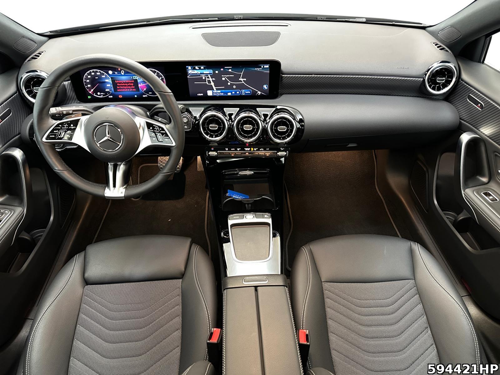 Fahrzeugabbildung Mercedes-Benz A 180 Progressive Pano-SD LED Kamera Widescreen