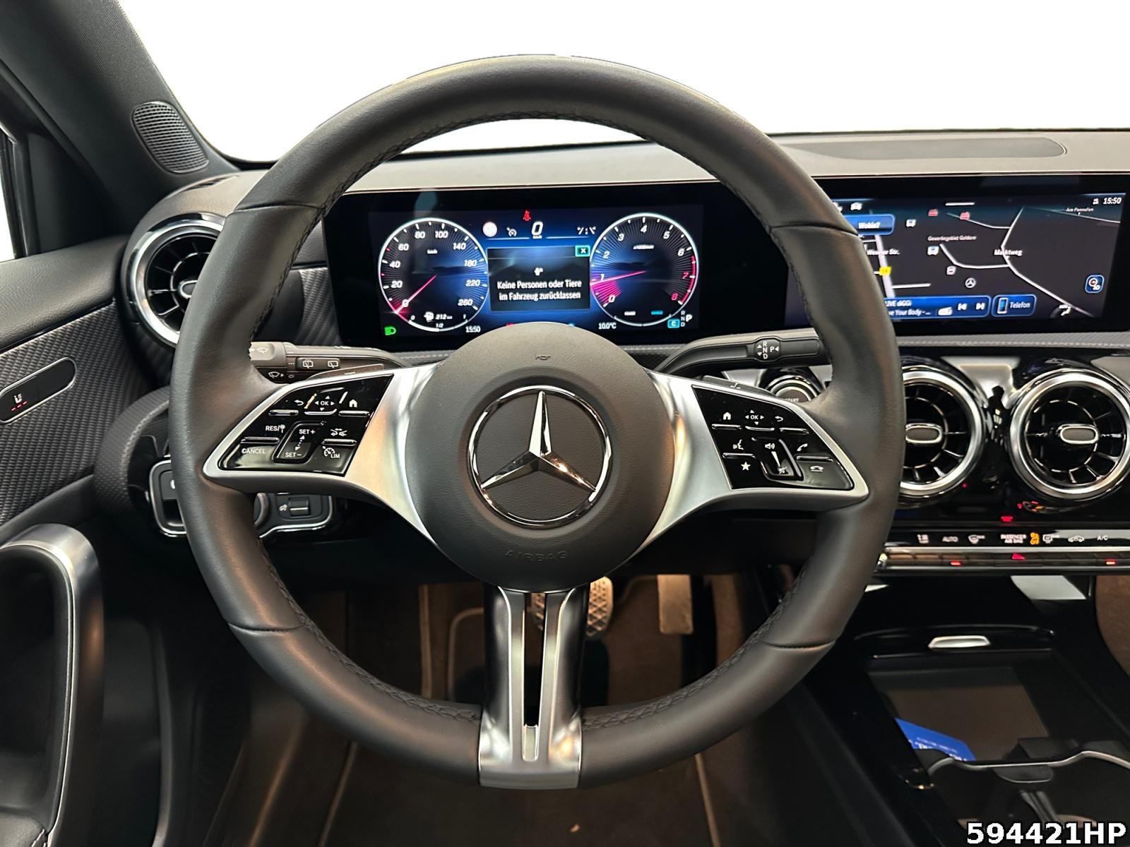 Fahrzeugabbildung Mercedes-Benz A 180 Progressive Pano-SD LED Kamera Widescreen