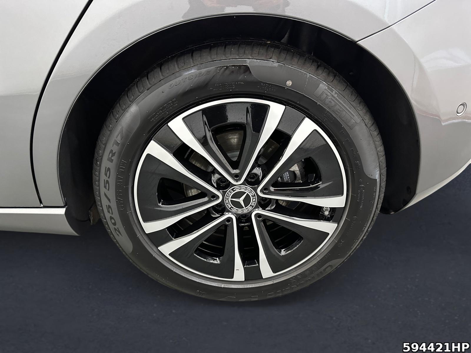 Fahrzeugabbildung Mercedes-Benz A 180 Progressive Pano-SD LED Kamera Widescreen