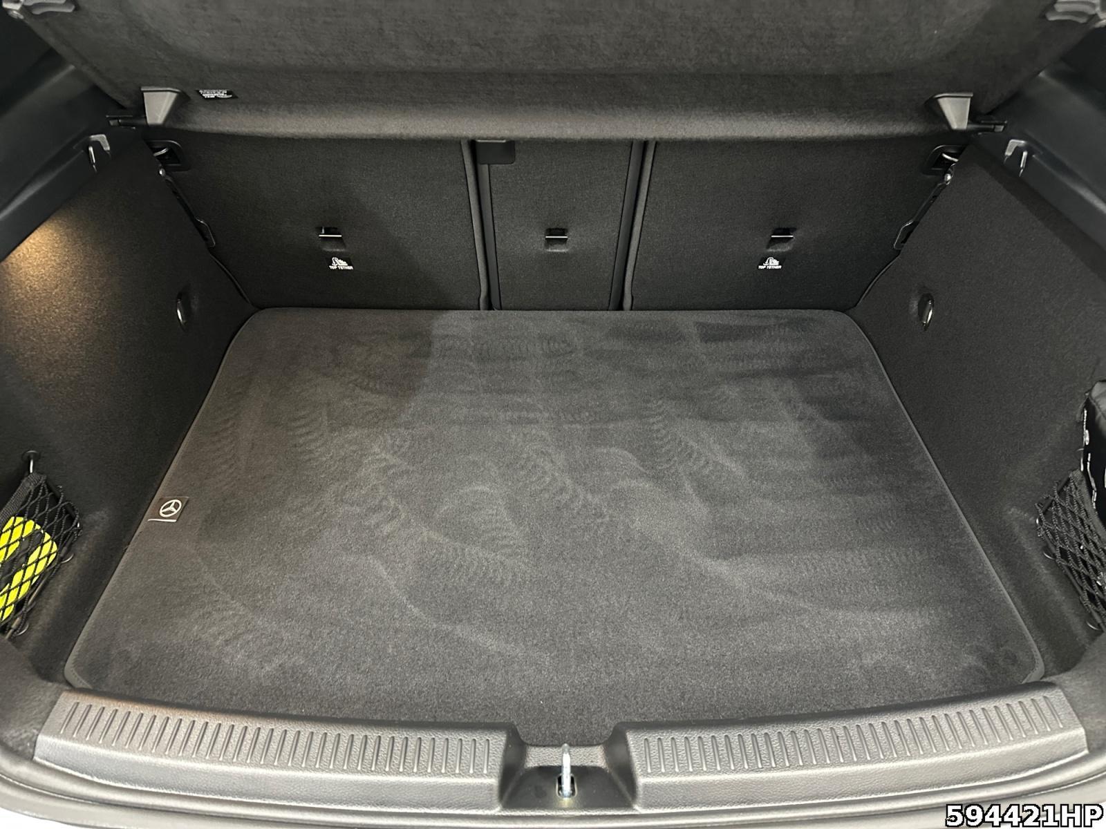 Fahrzeugabbildung Mercedes-Benz A 180 Progressive Pano-SD LED Kamera Widescreen