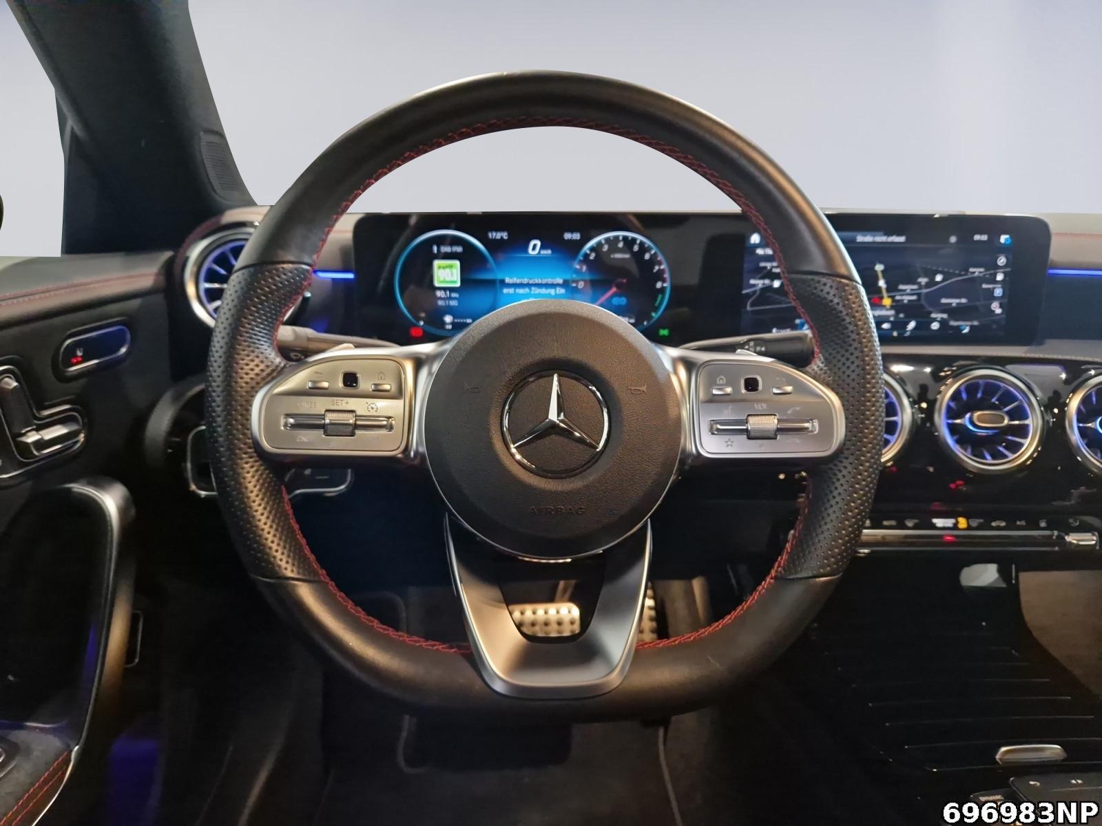 Fahrzeugabbildung Mercedes-Benz CLA 250 e Coupé AMG Panorama Totwinkel Ambiente