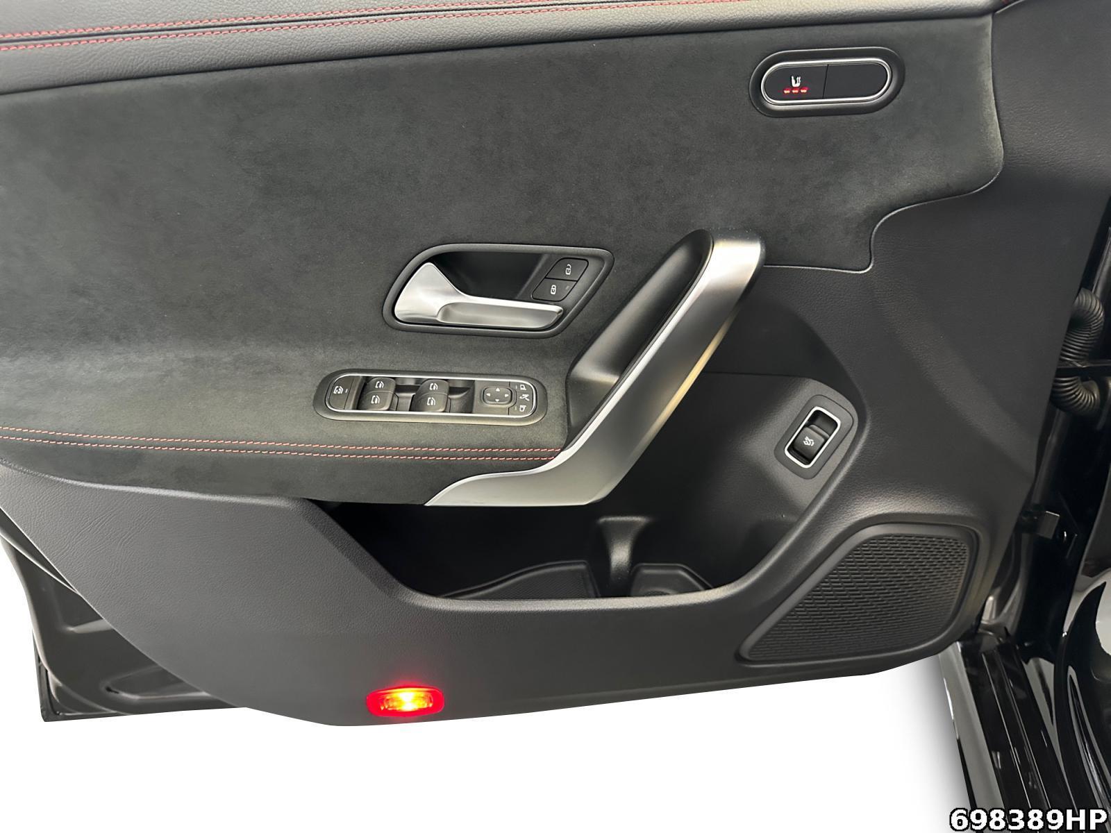Fahrzeugabbildung Mercedes-Benz CLA 180 AMG Pano Night 360° KEYLESS Lenkradhzg.