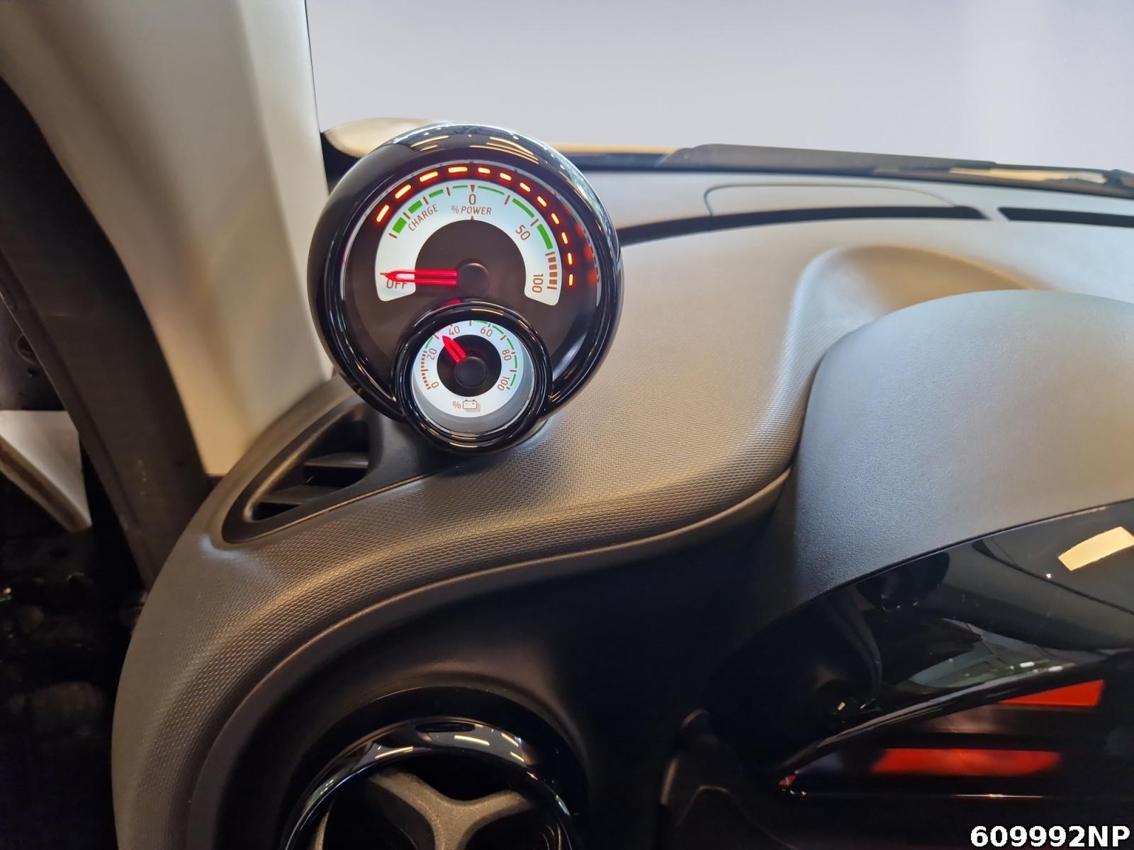 Fahrzeugabbildung Smart ForTwo EQ Coupé Sitzheizung 22kW-Bordlader