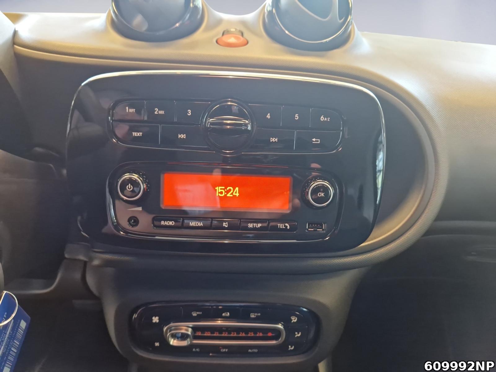 Fahrzeugabbildung Smart ForTwo EQ Coupé Sitzheizung 22kW-Bordlader