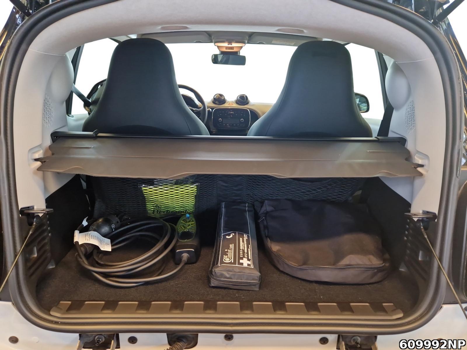 Fahrzeugabbildung Smart ForTwo EQ Coupé Sitzheizung 22kW-Bordlader