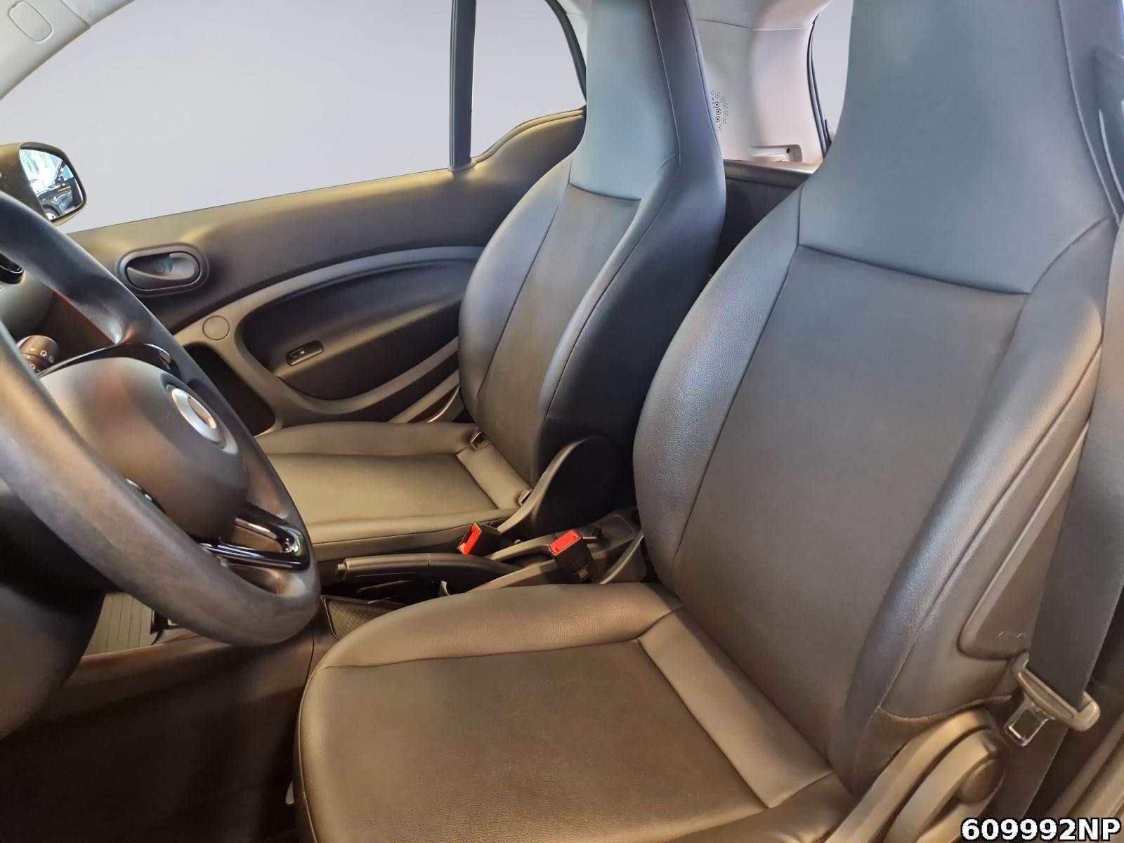 Fahrzeugabbildung Smart ForTwo EQ Coupé Sitzheizung 22kW-Bordlader
