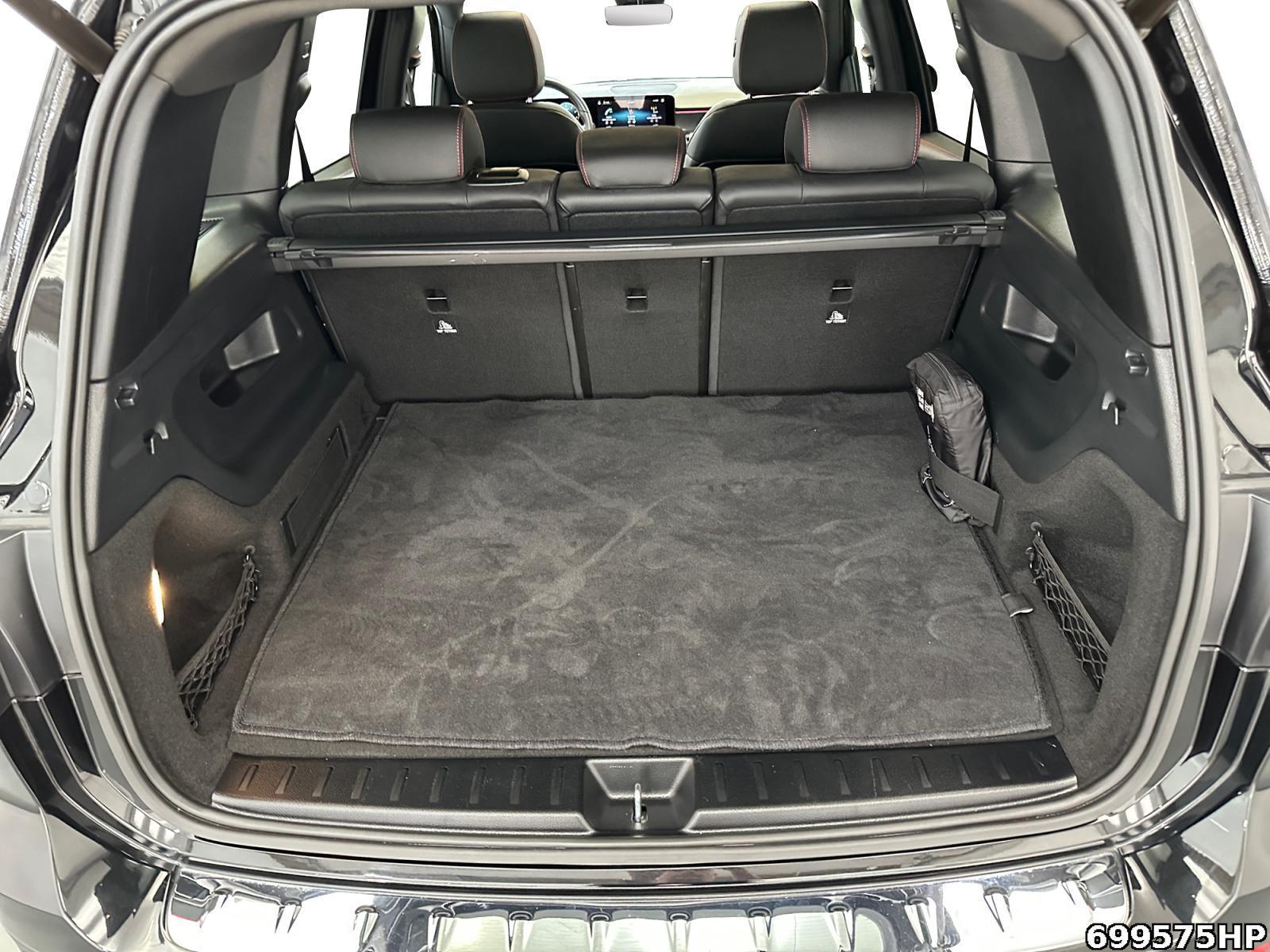 Fahrzeugabbildung Mercedes-Benz GLB 180 AMG Night PANO MULTIBEAM KEYLESS 360°-K.