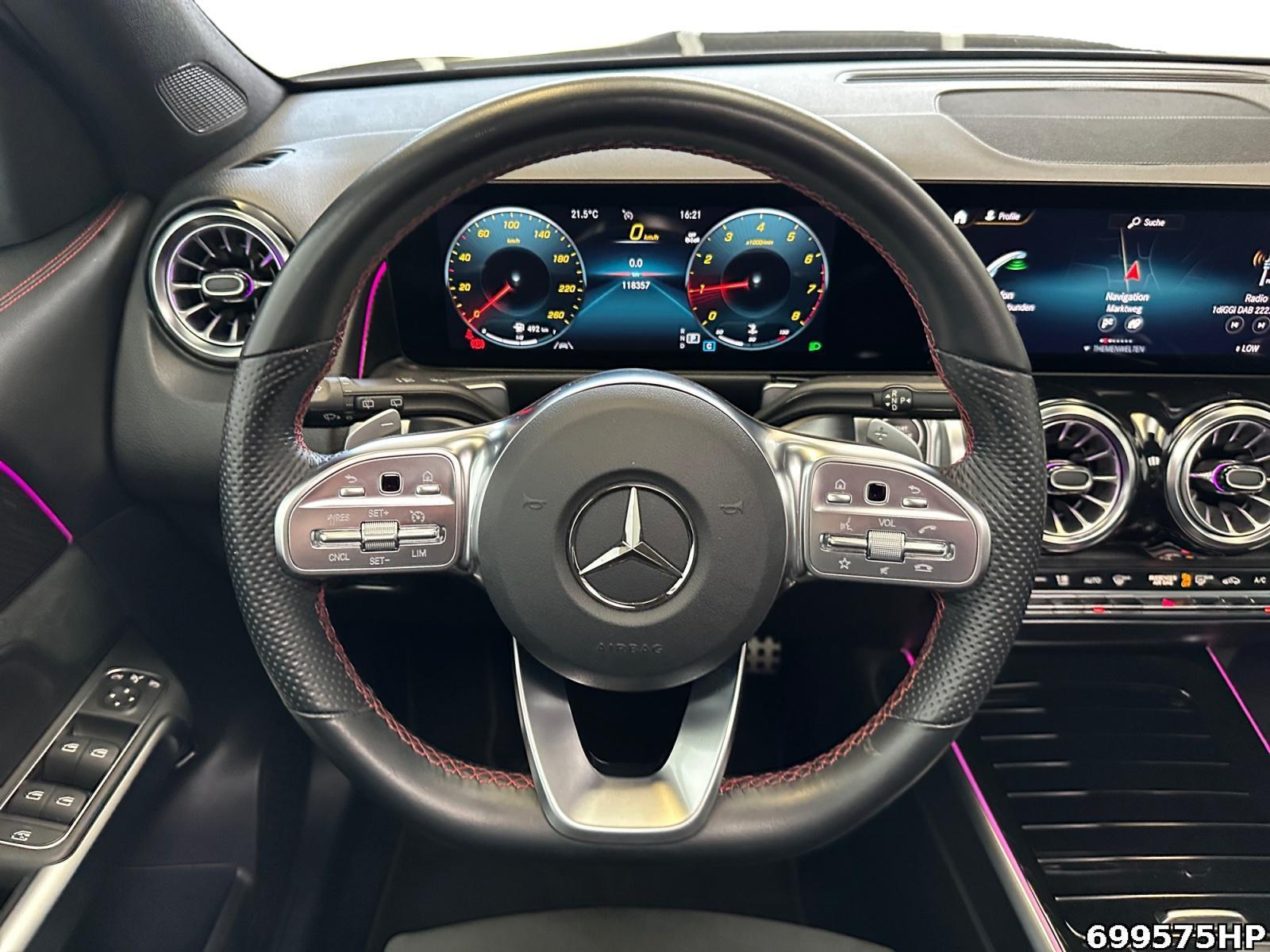 Fahrzeugabbildung Mercedes-Benz GLB 180 AMG Night PANO MULTIBEAM KEYLESS 360°-K.