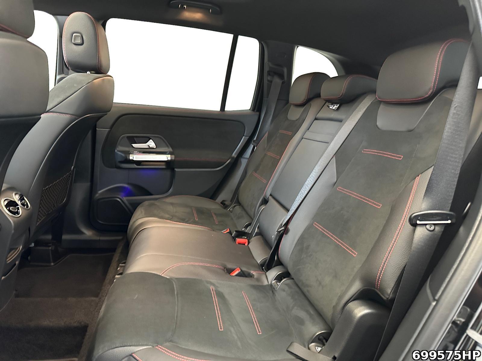 Fahrzeugabbildung Mercedes-Benz GLB 180 AMG Night PANO MULTIBEAM KEYLESS 360°-K.