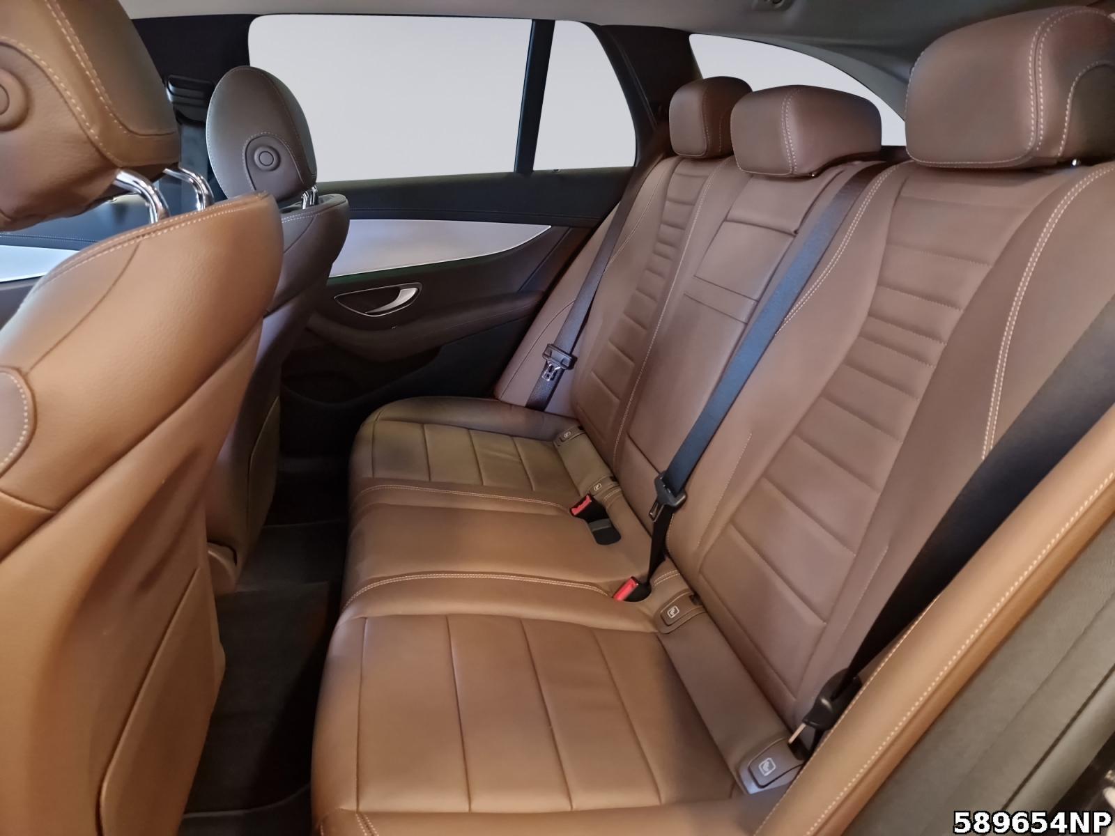 Fahrzeugabbildung Mercedes-Benz E 300 T Avantgarde 360° Fahrassistenzpaket+