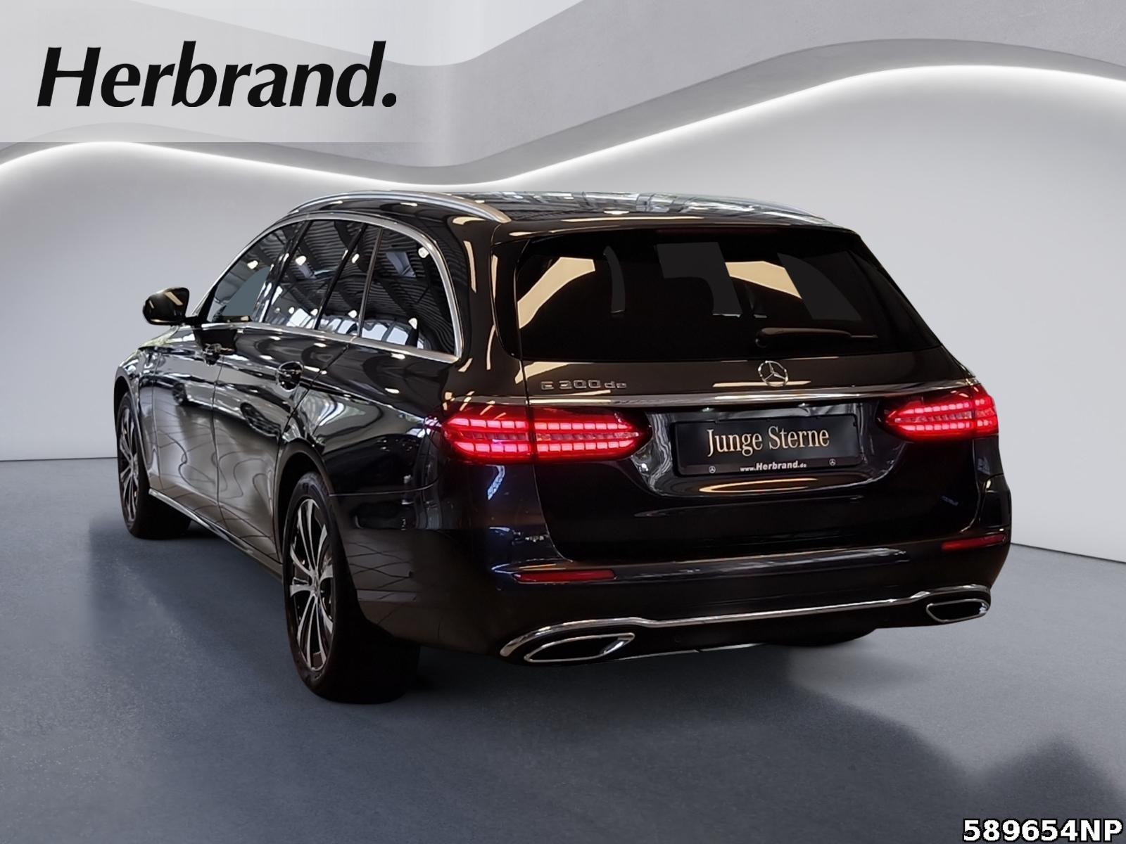 Fahrzeugabbildung Mercedes-Benz E 300 T Avantgarde 360° Fahrassistenzpaket+
