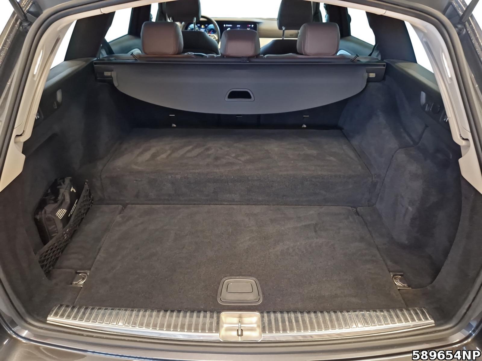 Fahrzeugabbildung Mercedes-Benz E 300 T Avantgarde 360° Fahrassistenzpaket+