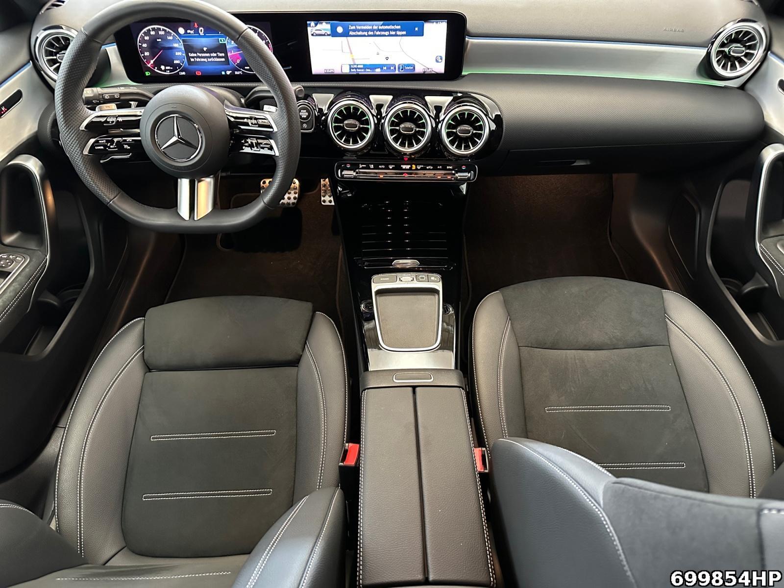 Fahrzeugabbildung Mercedes-Benz A 200 AMG Night Distronic Kamera Ambiente 19