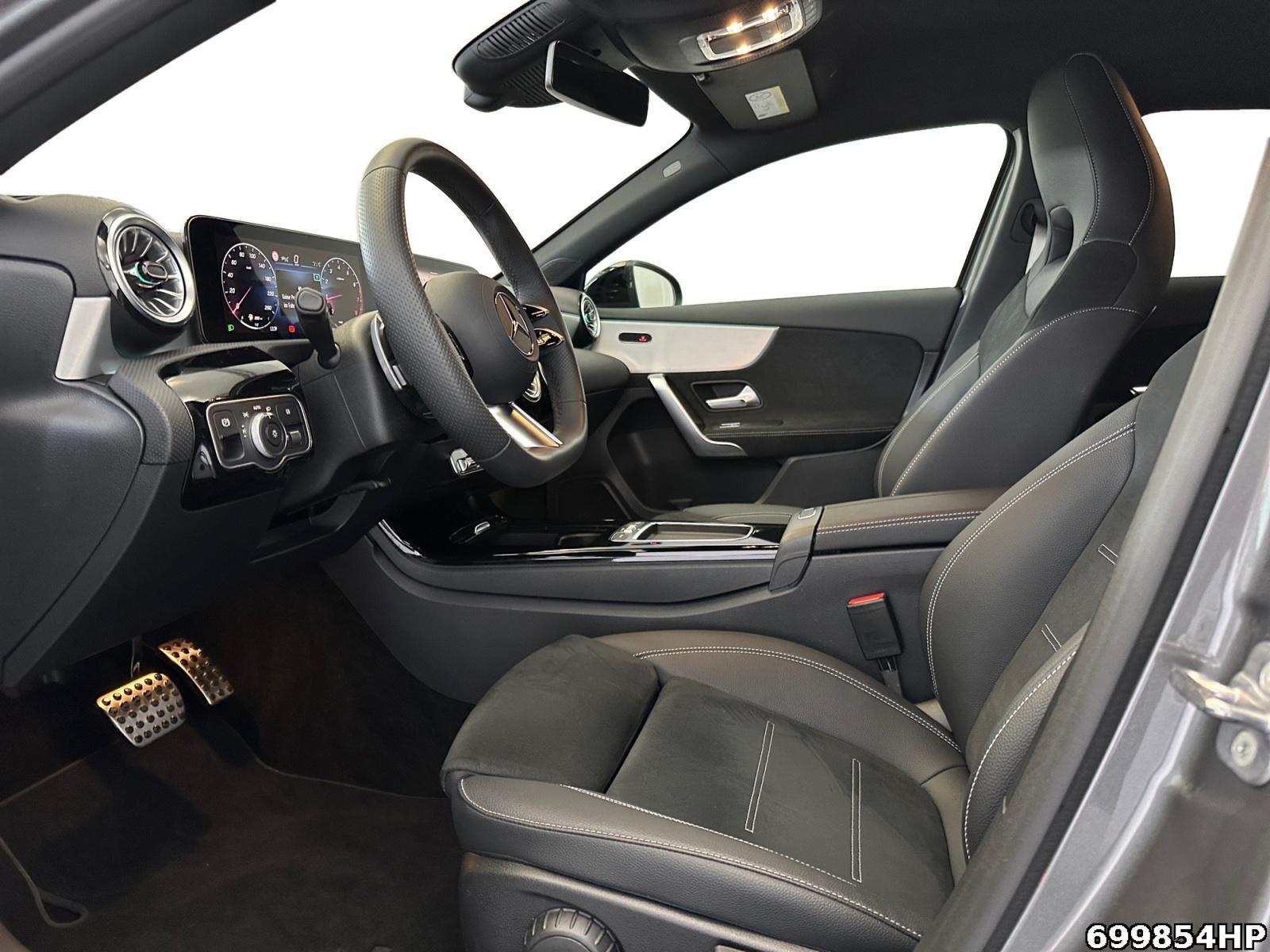 Fahrzeugabbildung Mercedes-Benz A 200 AMG Night Distronic Kamera Ambiente 19