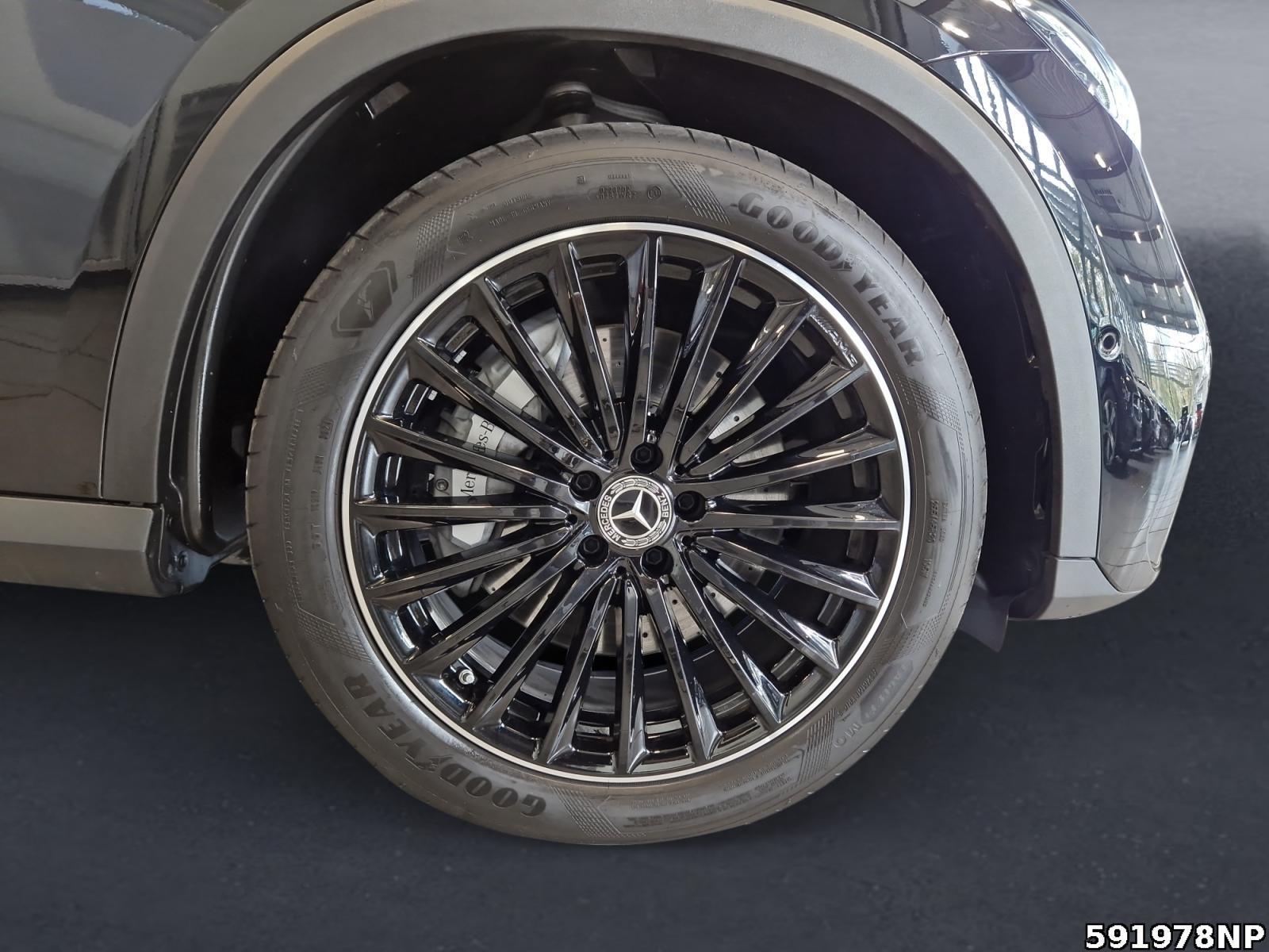 Fahrzeugabbildung Mercedes-Benz GLC 450 4M AMG Pano Burmester Digital-Light AHK