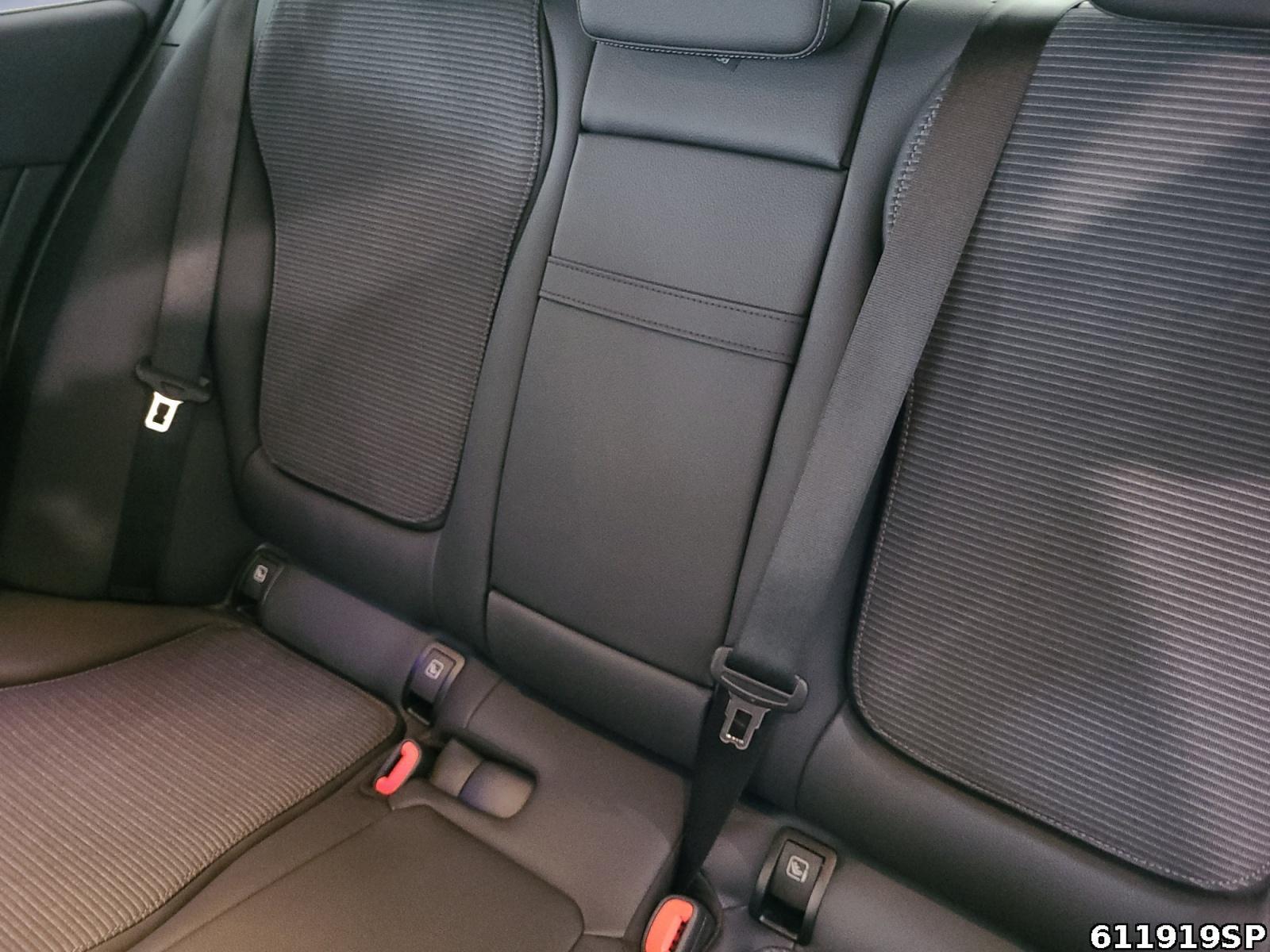 Fahrzeugabbildung Mercedes-Benz C 180 Avantgarde AHK Ambiente Kamera Lenkradhzg