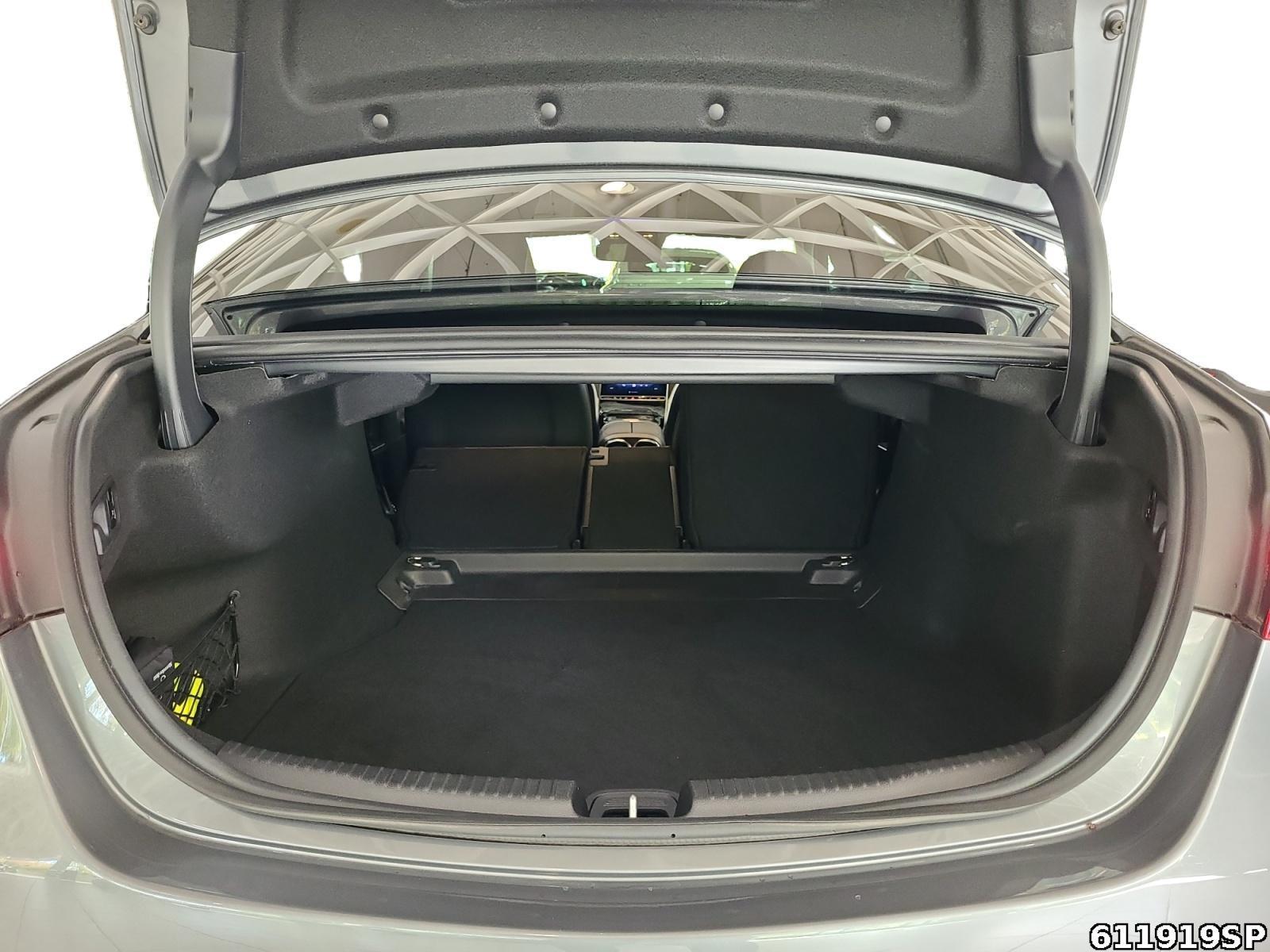 Fahrzeugabbildung Mercedes-Benz C 180 Avantgarde AHK Ambiente Kamera Lenkradhzg