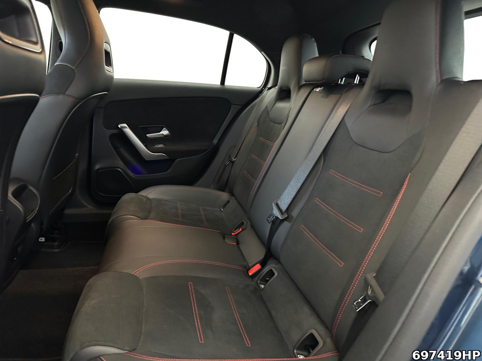 Fahrzeugabbildung Mercedes-Benz A 250 AMG Ambiente Apple CarPlay Kamera