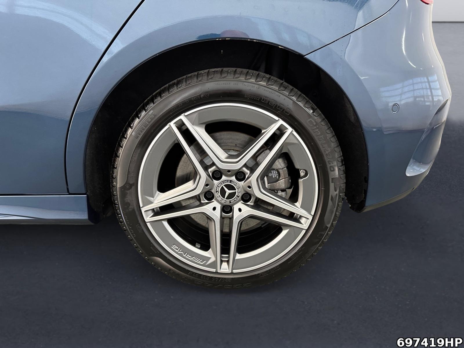 Fahrzeugabbildung Mercedes-Benz A 250 AMG Ambiente Apple CarPlay Kamera