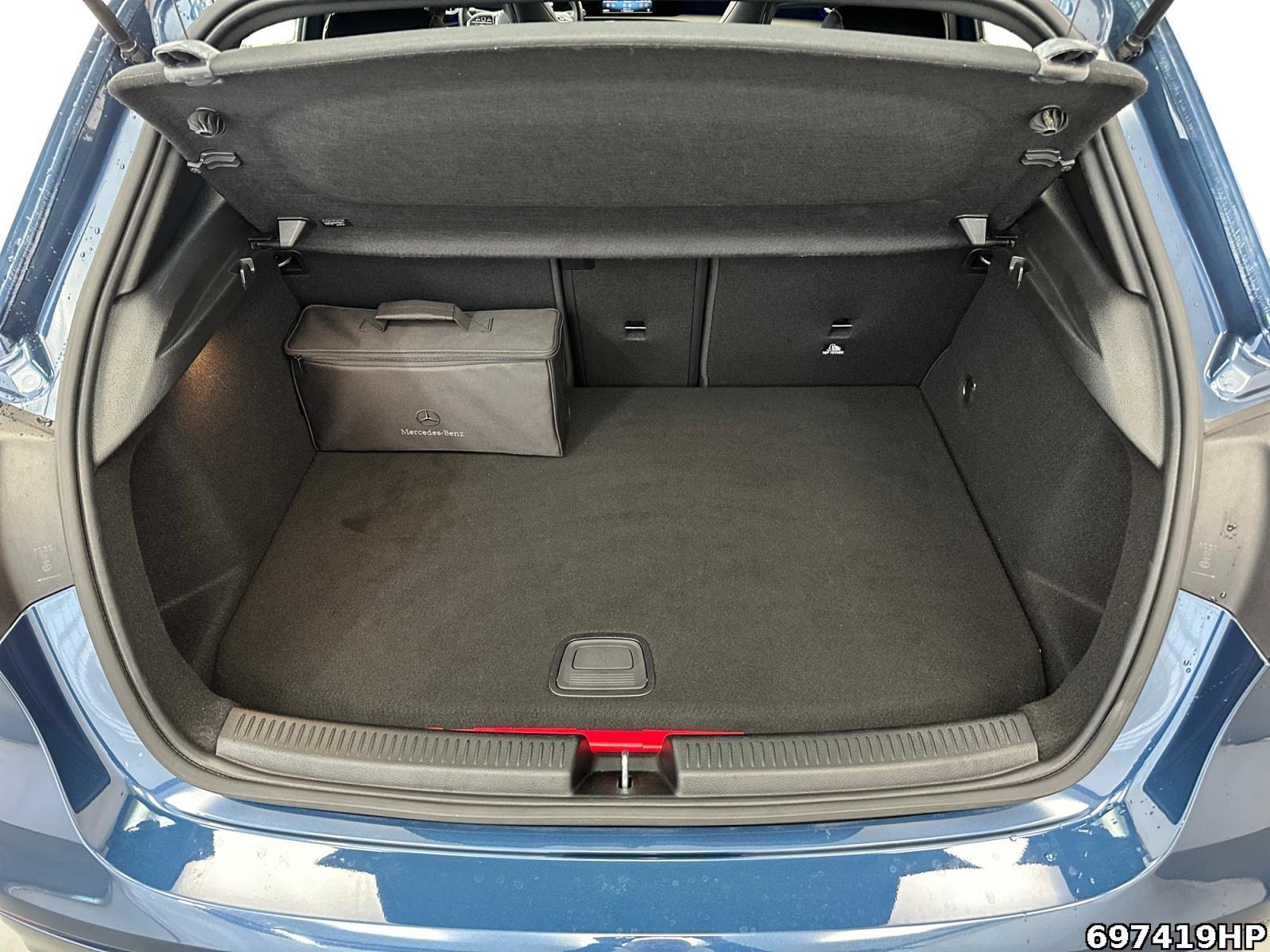 Fahrzeugabbildung Mercedes-Benz A 250 AMG Ambiente Apple CarPlay Kamera