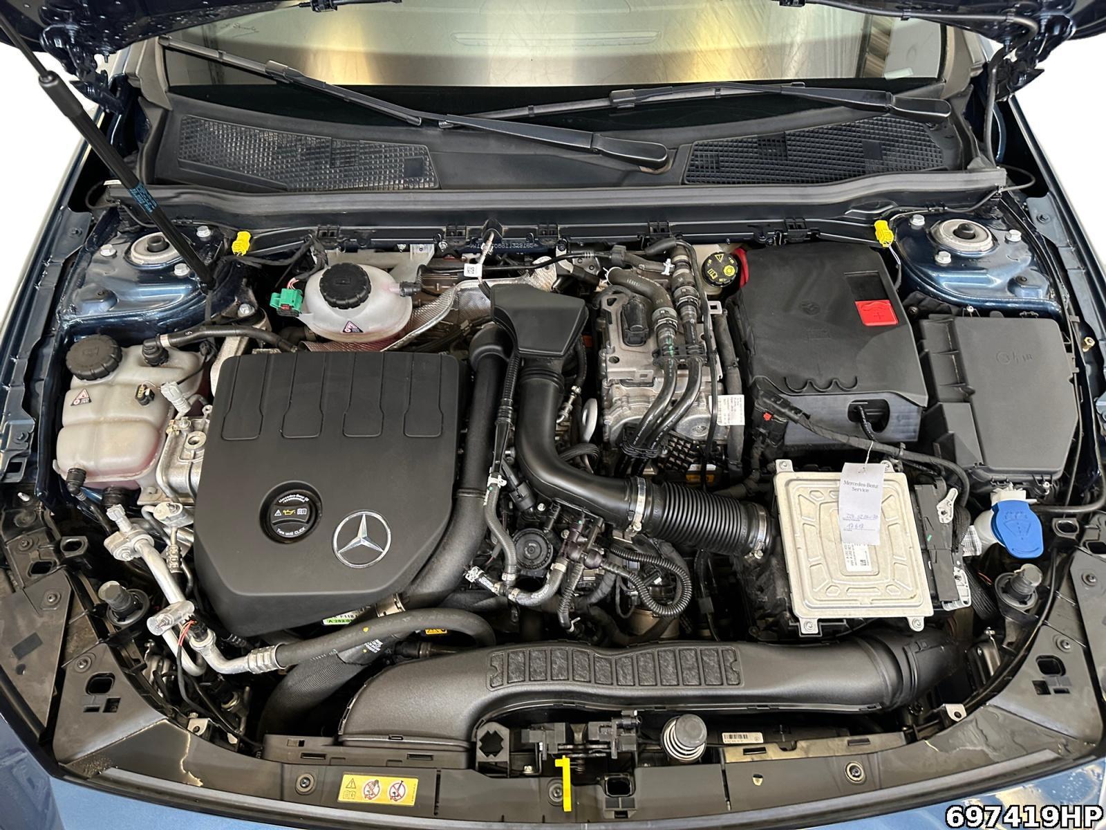 Fahrzeugabbildung Mercedes-Benz A 250 AMG Ambiente Apple CarPlay Kamera