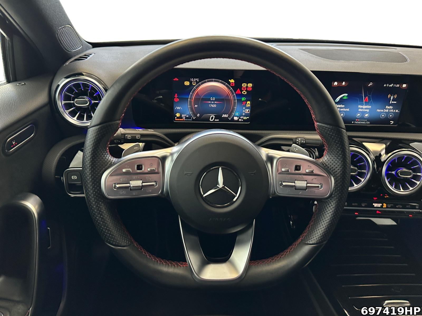 Fahrzeugabbildung Mercedes-Benz A 250 AMG Ambiente Apple CarPlay Kamera