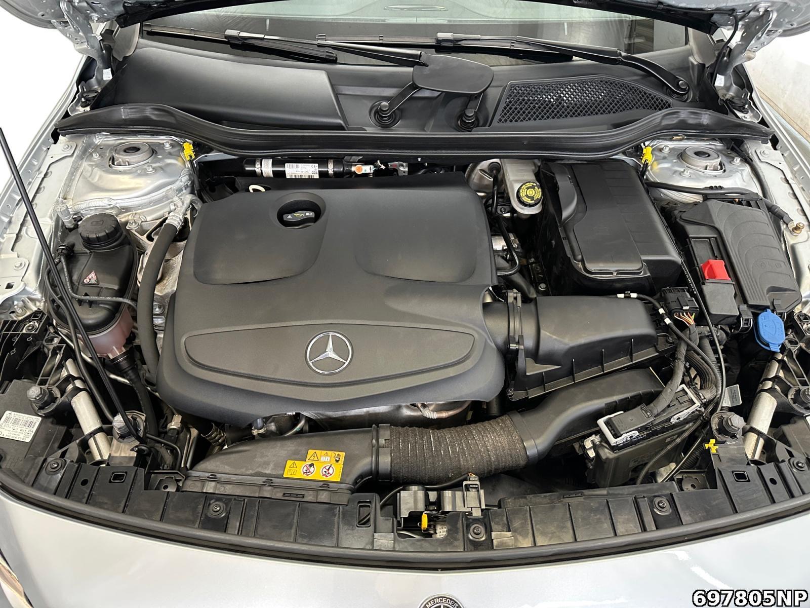Fahrzeugabbildung Mercedes-Benz GLA 180 Sitzheizung Navigation Business-Paket