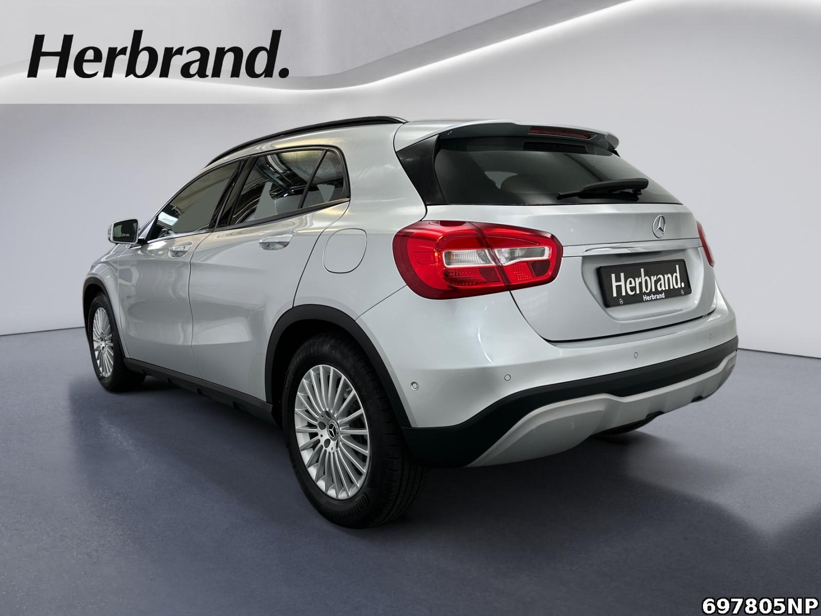 Fahrzeugabbildung Mercedes-Benz GLA 180 Sitzheizung Navigation Business-Paket