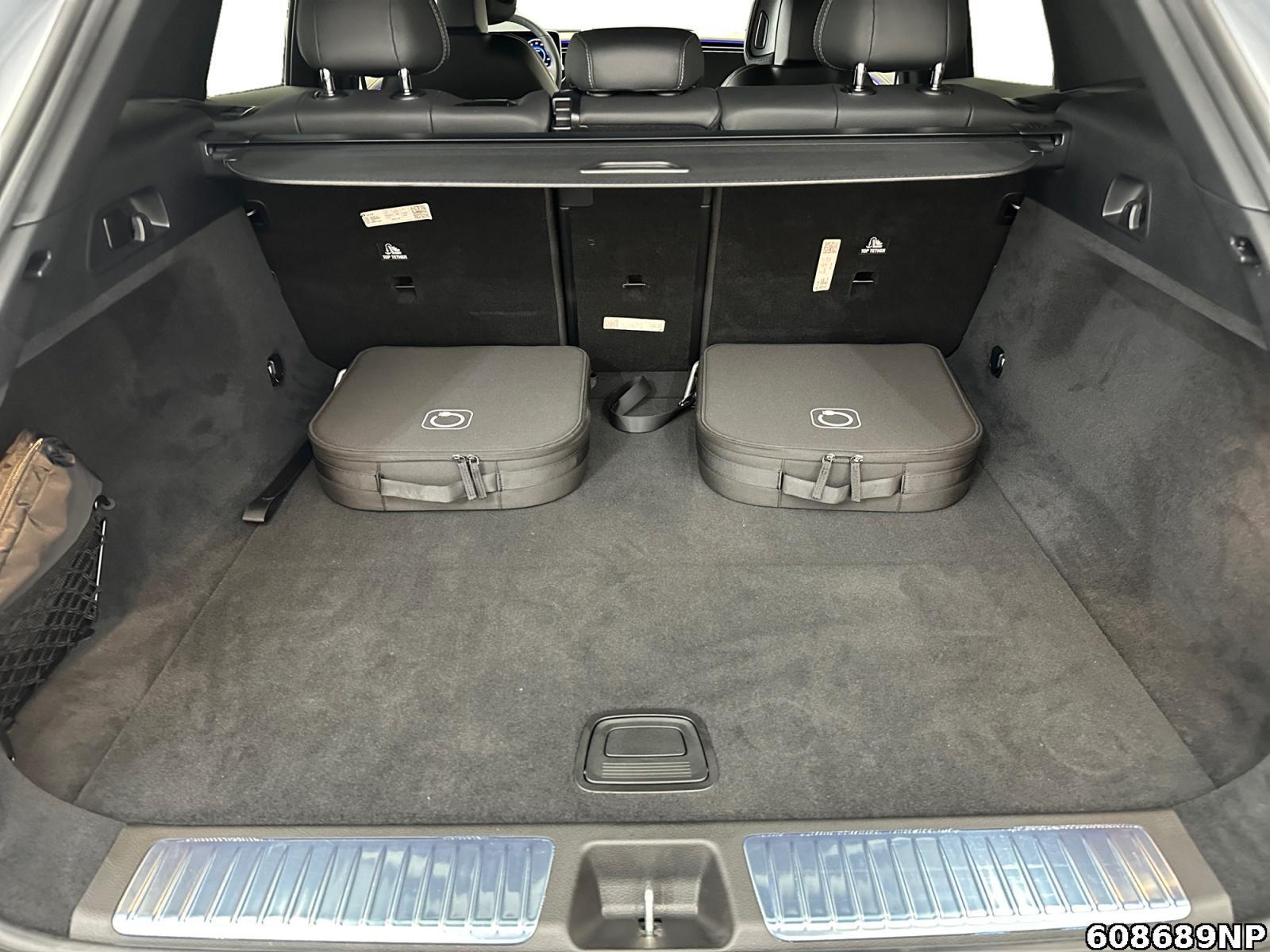 Fahrzeugabbildung Mercedes-Benz EQE SUV 350+ Electric Art AHK Distronic 360°-K.